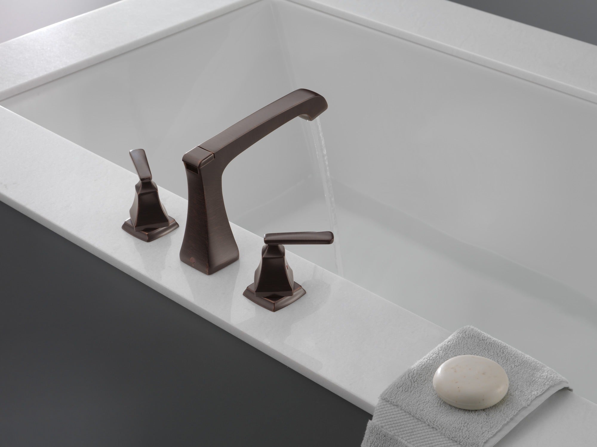 Delta Ashlyn® Roman Tub Trim