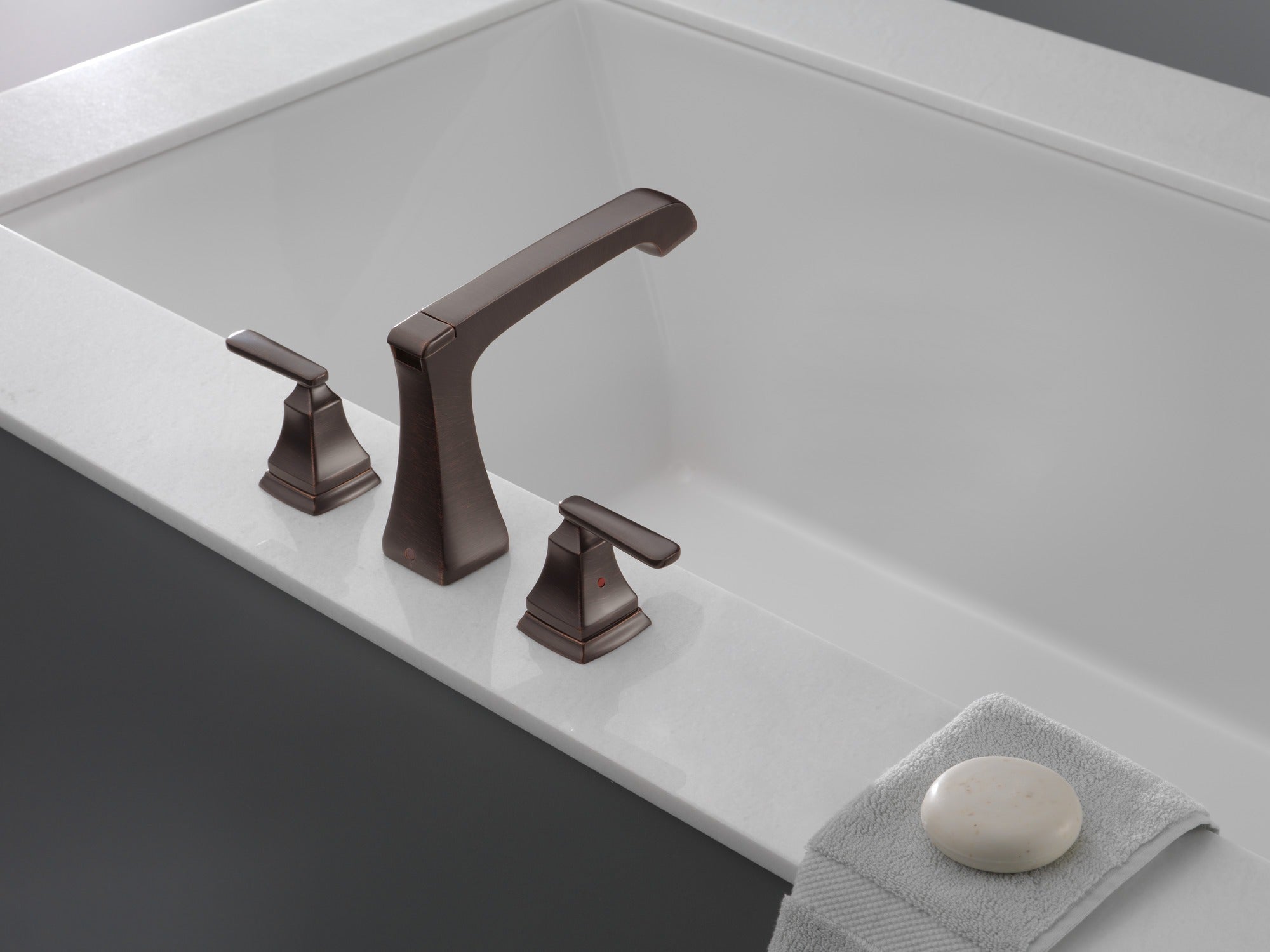 Delta Ashlyn® Roman Tub Trim