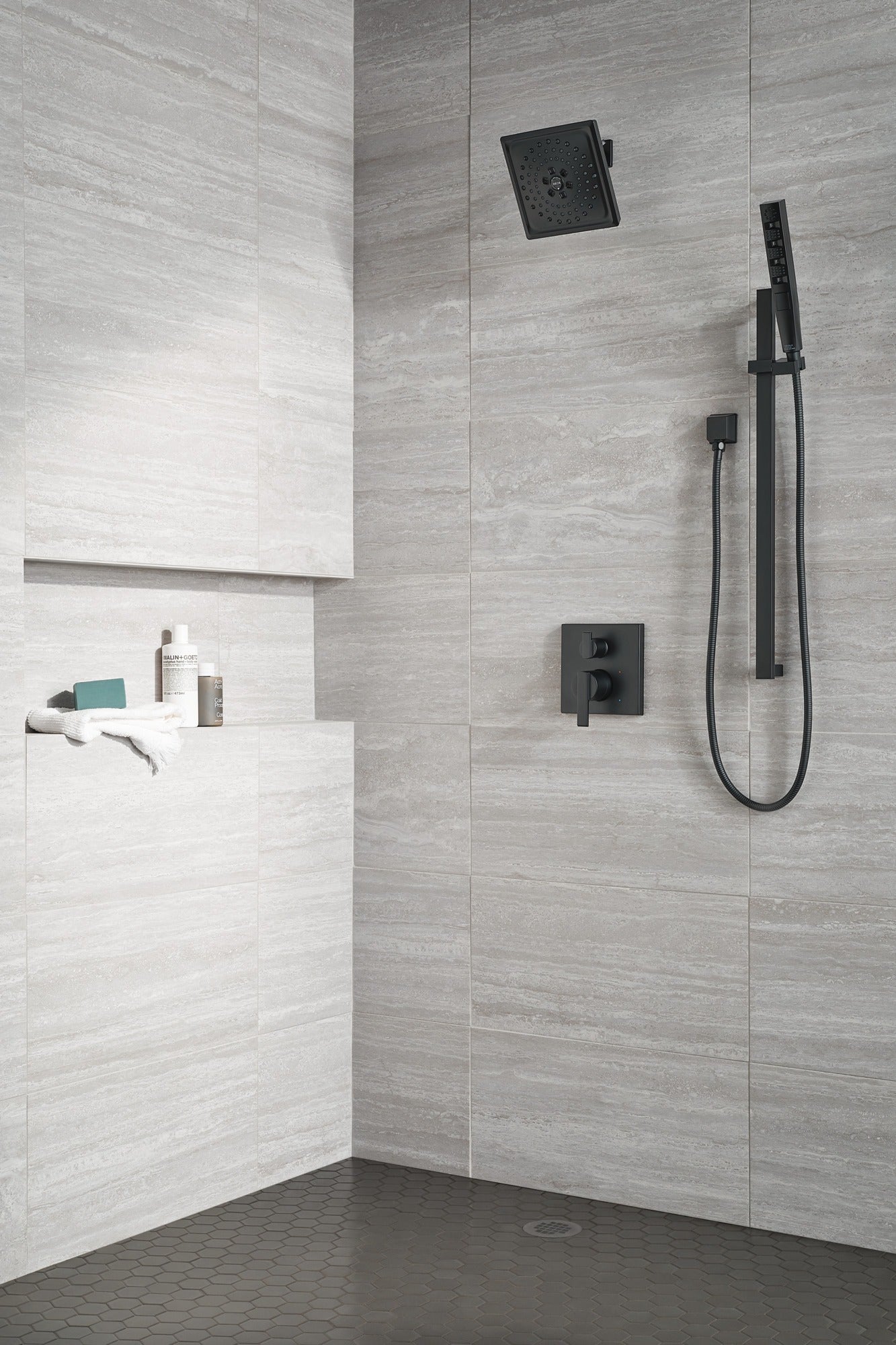 Delta Ara® Angular Modern Monitor® 17 Series Valve Trim with 3-Setting Integrated Diverter