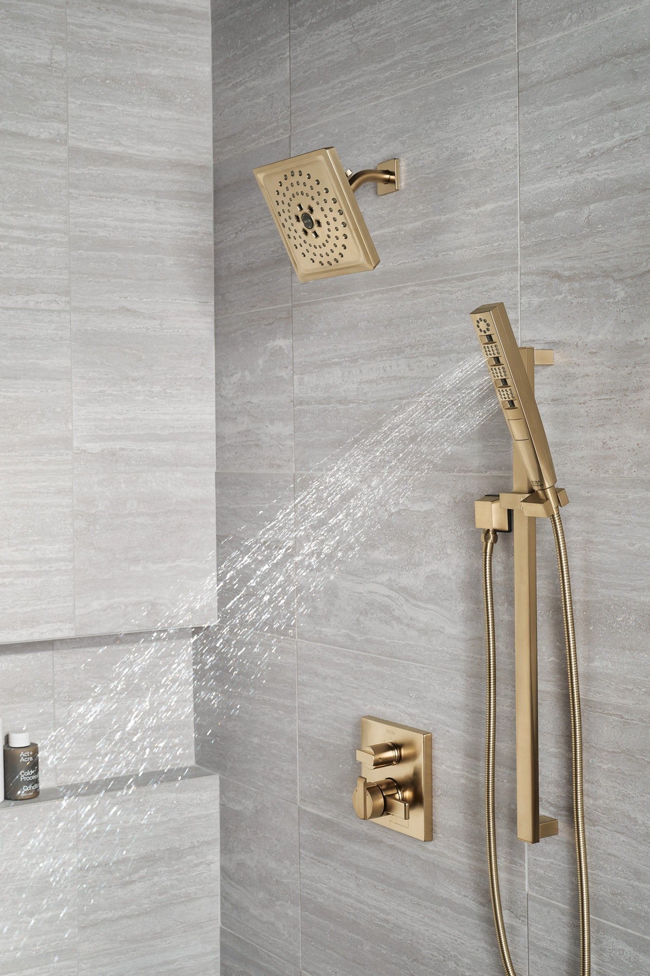 Delta Universal Showering Components H2OKinetic® 3-Setting Raincan Shower Head (Recertified)