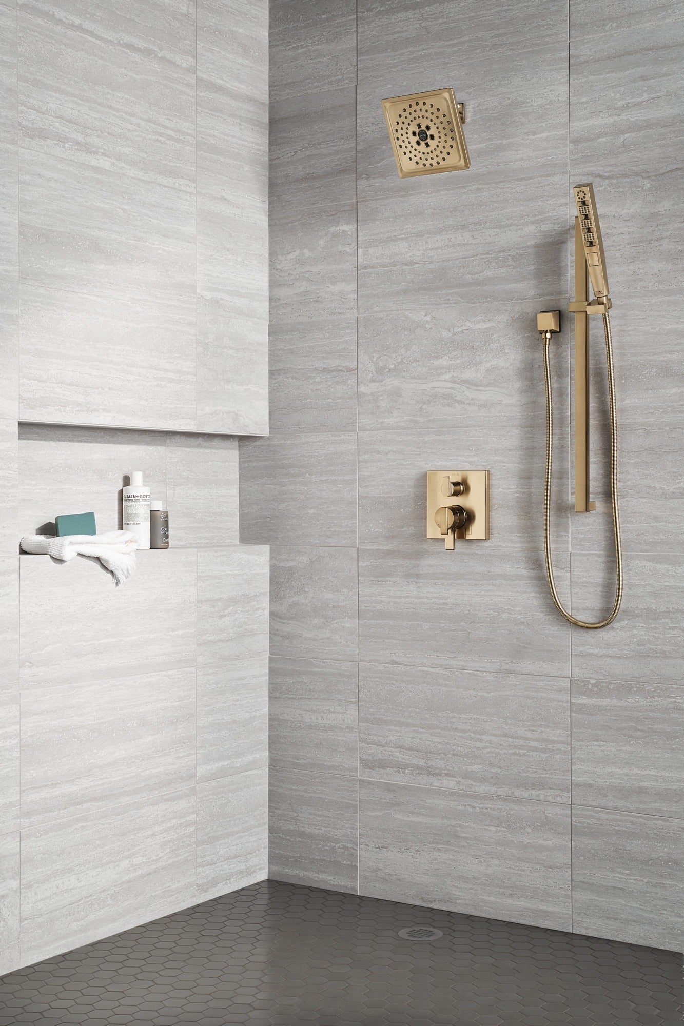 Delta Ara® Angular Modern Monitor® 17 Series Valve Trim with 3-Setting Integrated Diverter