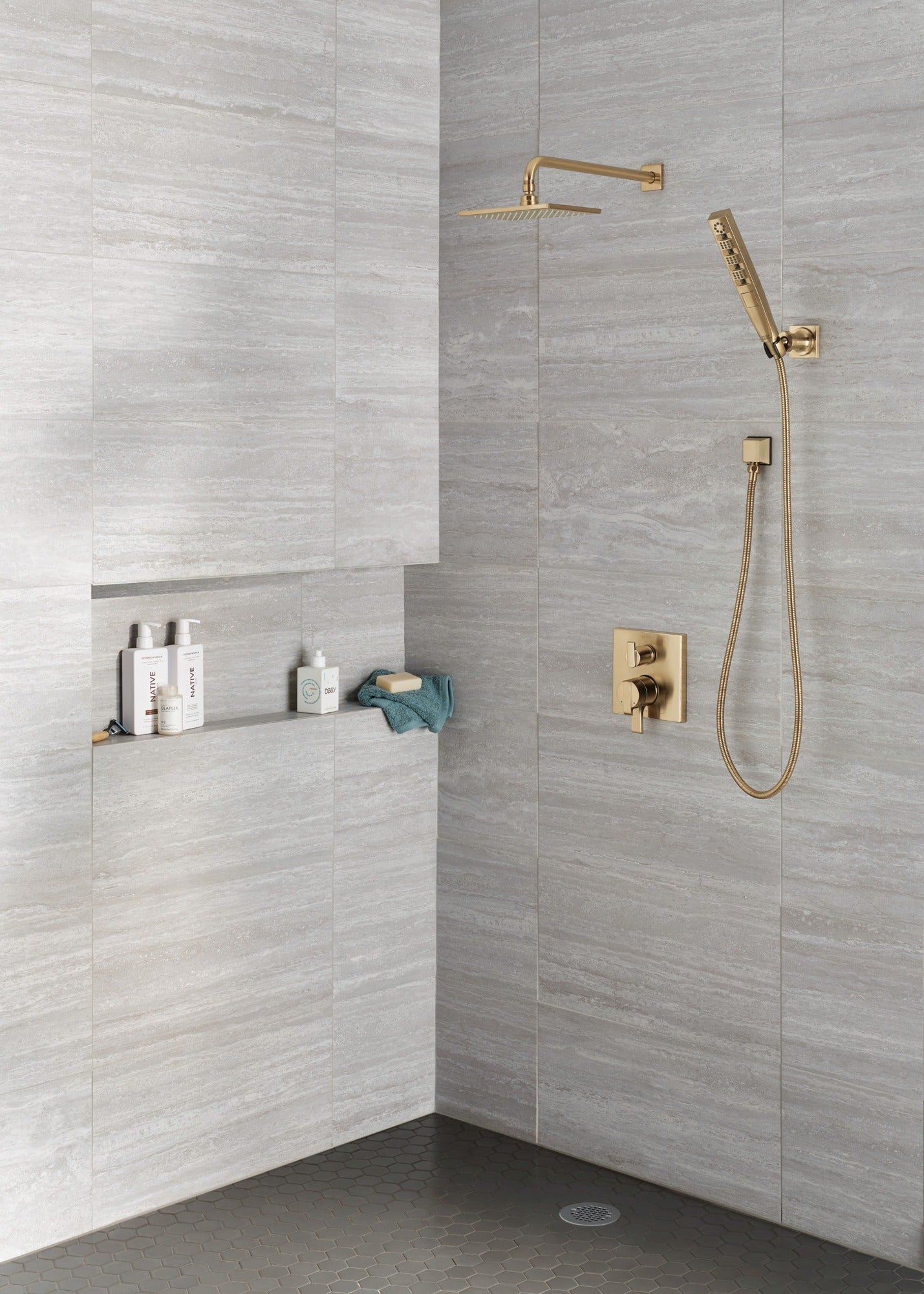 Delta Ara® Angular Modern Monitor® 17 Series Valve Trim with 3-Setting Integrated Diverter