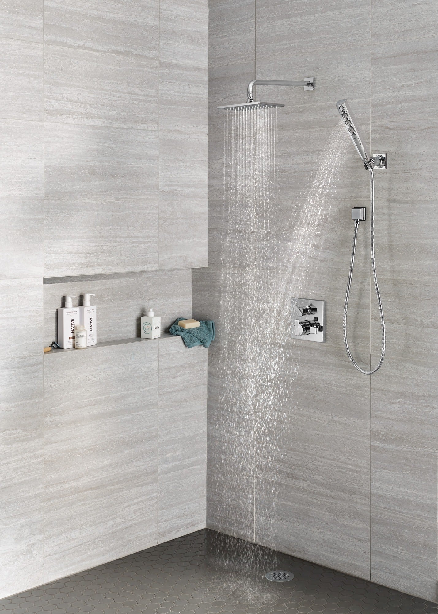 Delta Ara® Angular Modern Monitor® 17 Series Valve Trim with 3-Setting Integrated Diverter