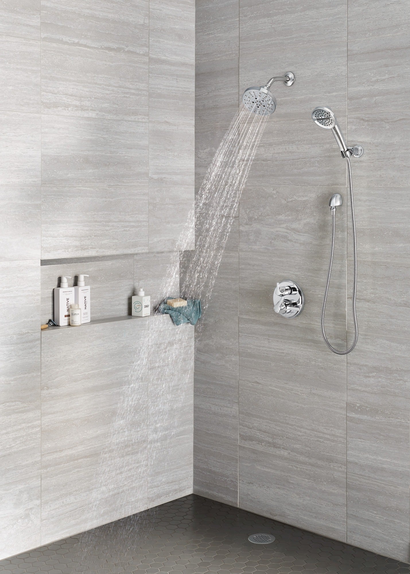 Delta Universal Showering Components H2OKinetic® 5-Setting Contemporary Raincan Shower Head