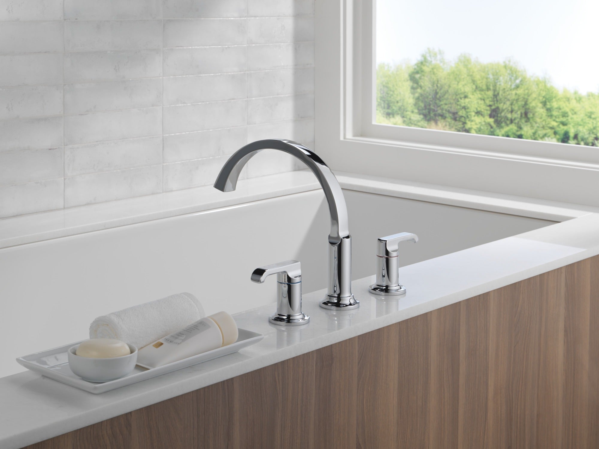 Delta Tetra™ Roman Tub Handles - Lever