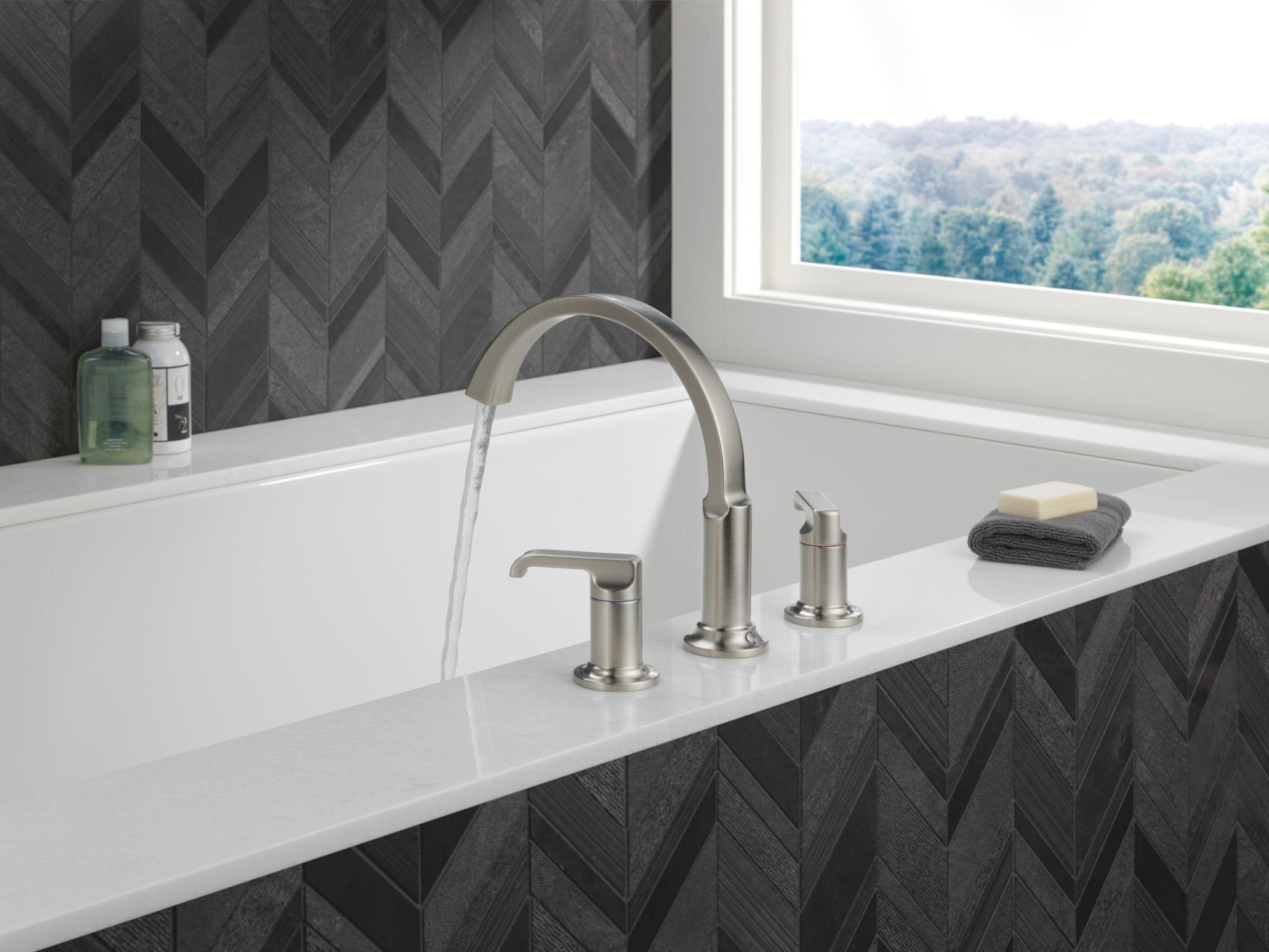 Delta Tetra™ Roman Tub Handles - Lever