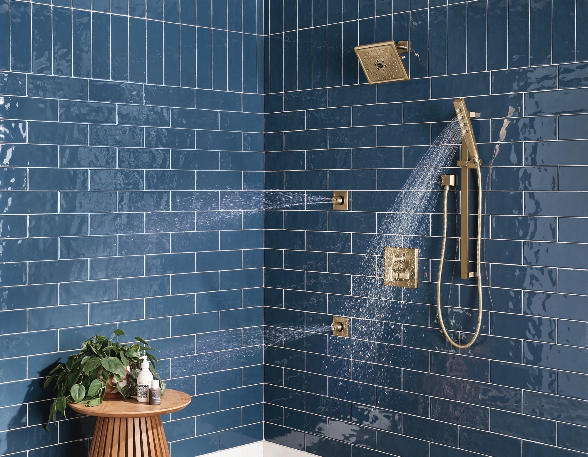 Delta Universal Showering Components H2OKinetic® 3-Setting Raincan Shower Head (Recertified)