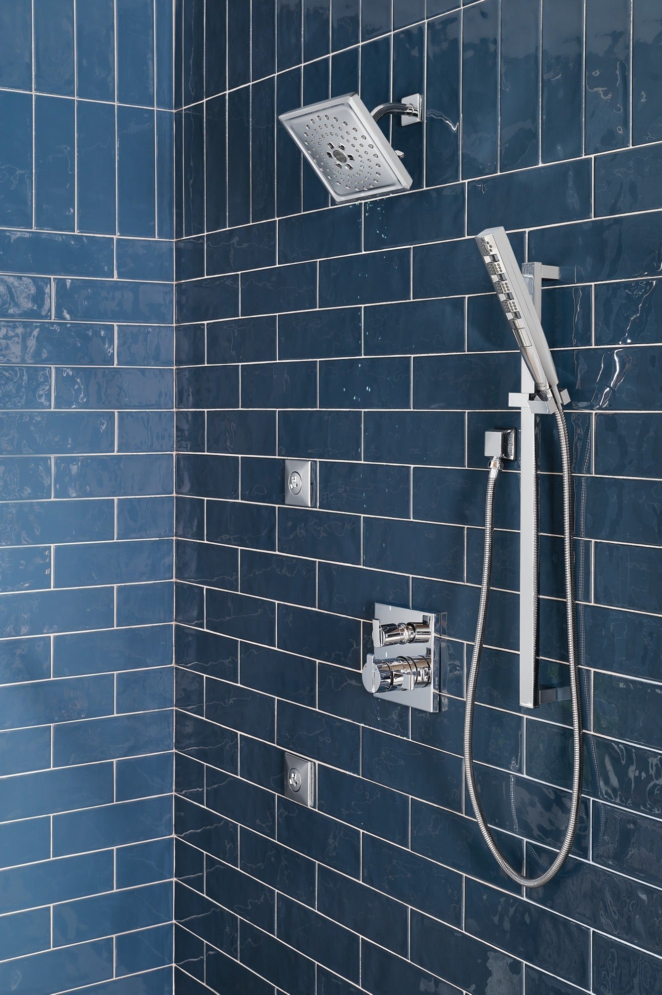 Delta Ara® Angular Modern Monitor® 17 Series Valve Trim with 6-Setting Integrated Diverter