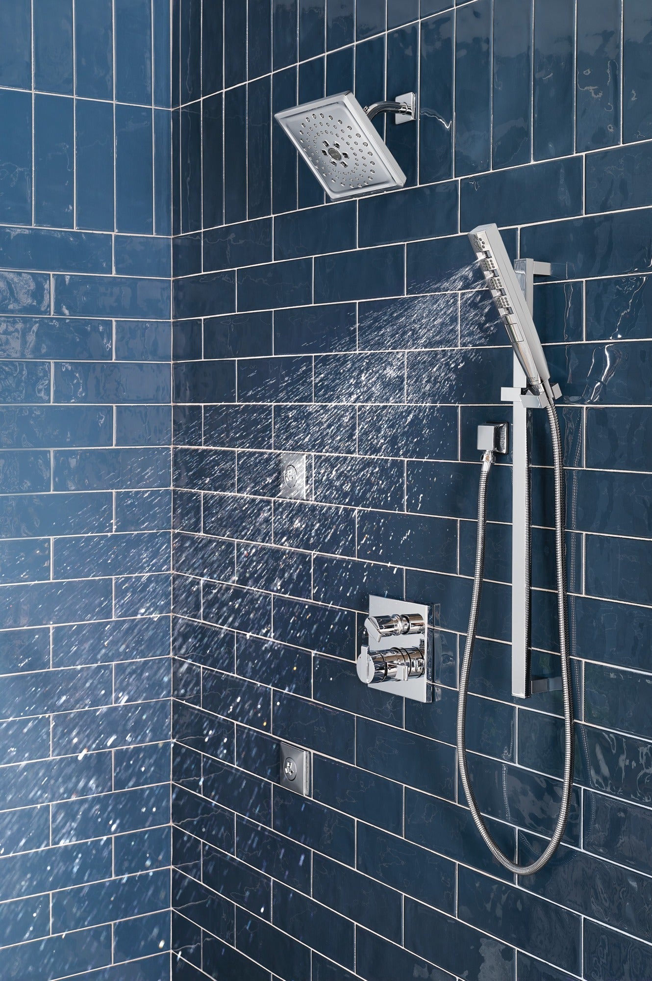 Delta Ara® Angular Modern Monitor® 17 Series Valve Trim with 6-Setting Integrated Diverter