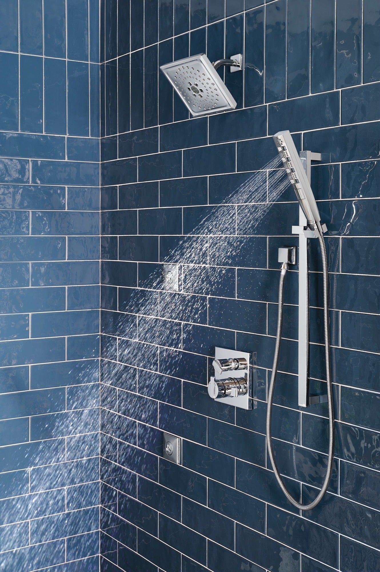 Delta Ara® Angular Modern Monitor® 17 Series Valve Trim with 6-Setting Integrated Diverter