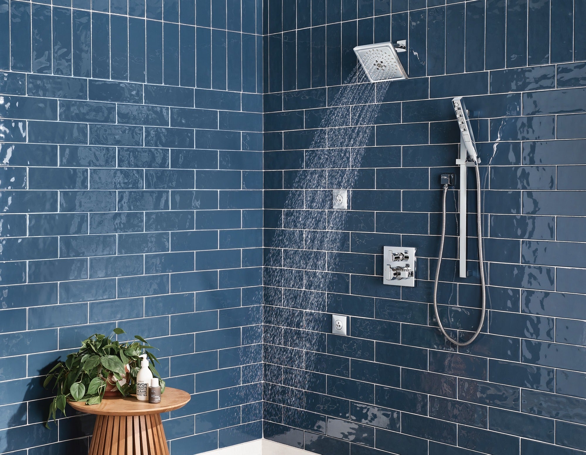 Delta Ara® Angular Modern Monitor® 17 Series Valve Trim with 6-Setting Integrated Diverter