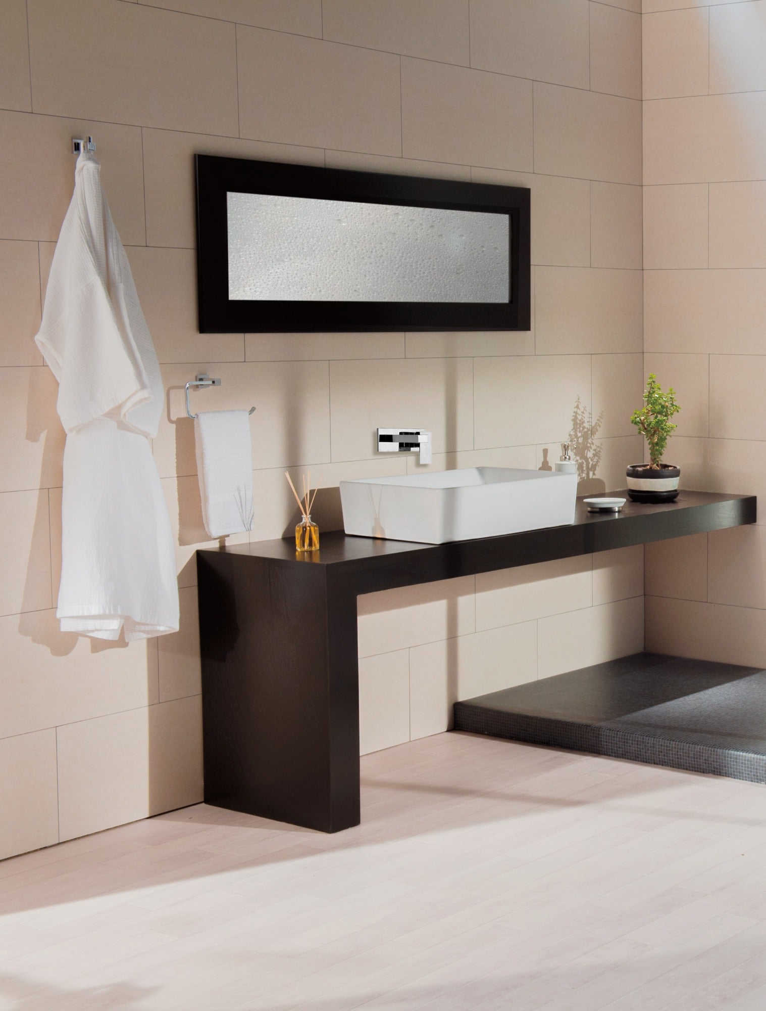 Delta Velum™ Towel Ring
