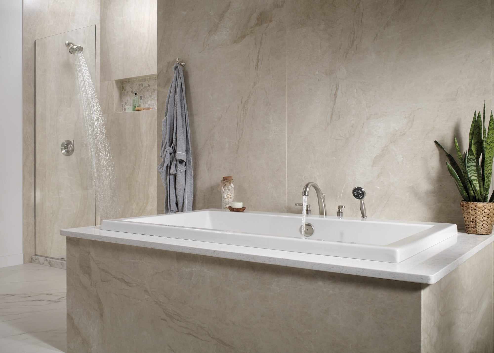 Delta Woodhurst™ Roman Tub with Handshower Trim