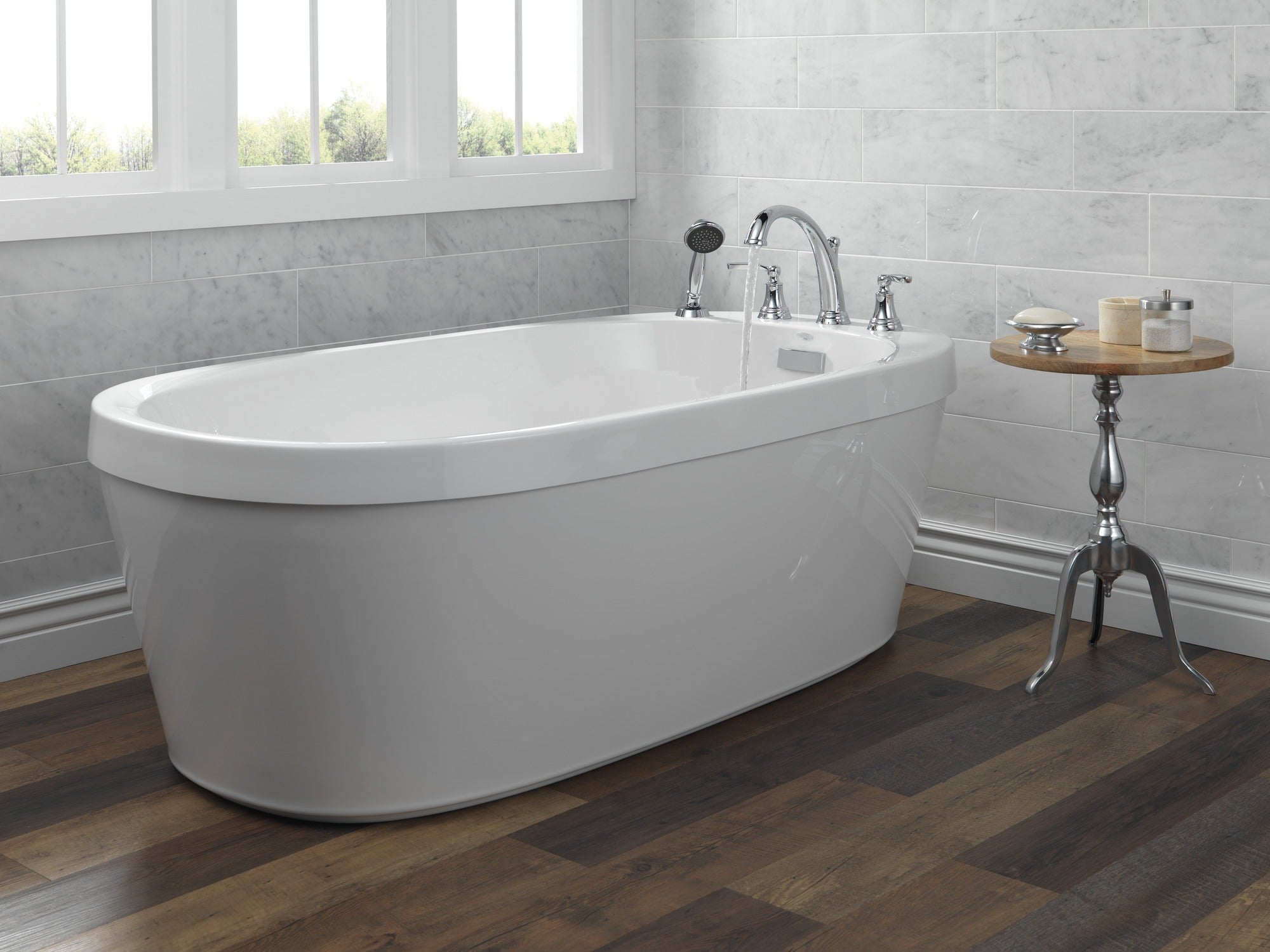 Delta Woodhurst™ Roman Tub with Handshower Trim