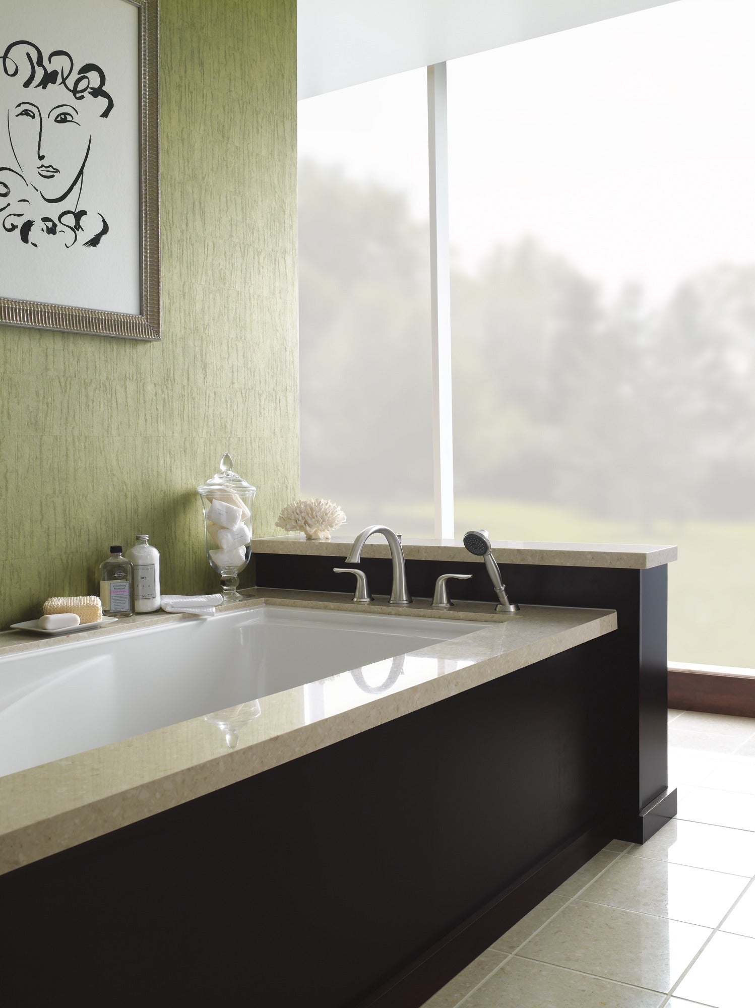 Delta Lahara® Roman Tub with Handshower Trim