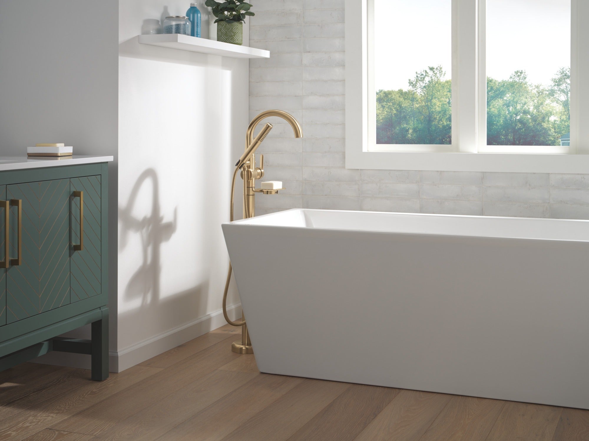 Delta Bonacci™ Floor Mount Tub Filler Trim