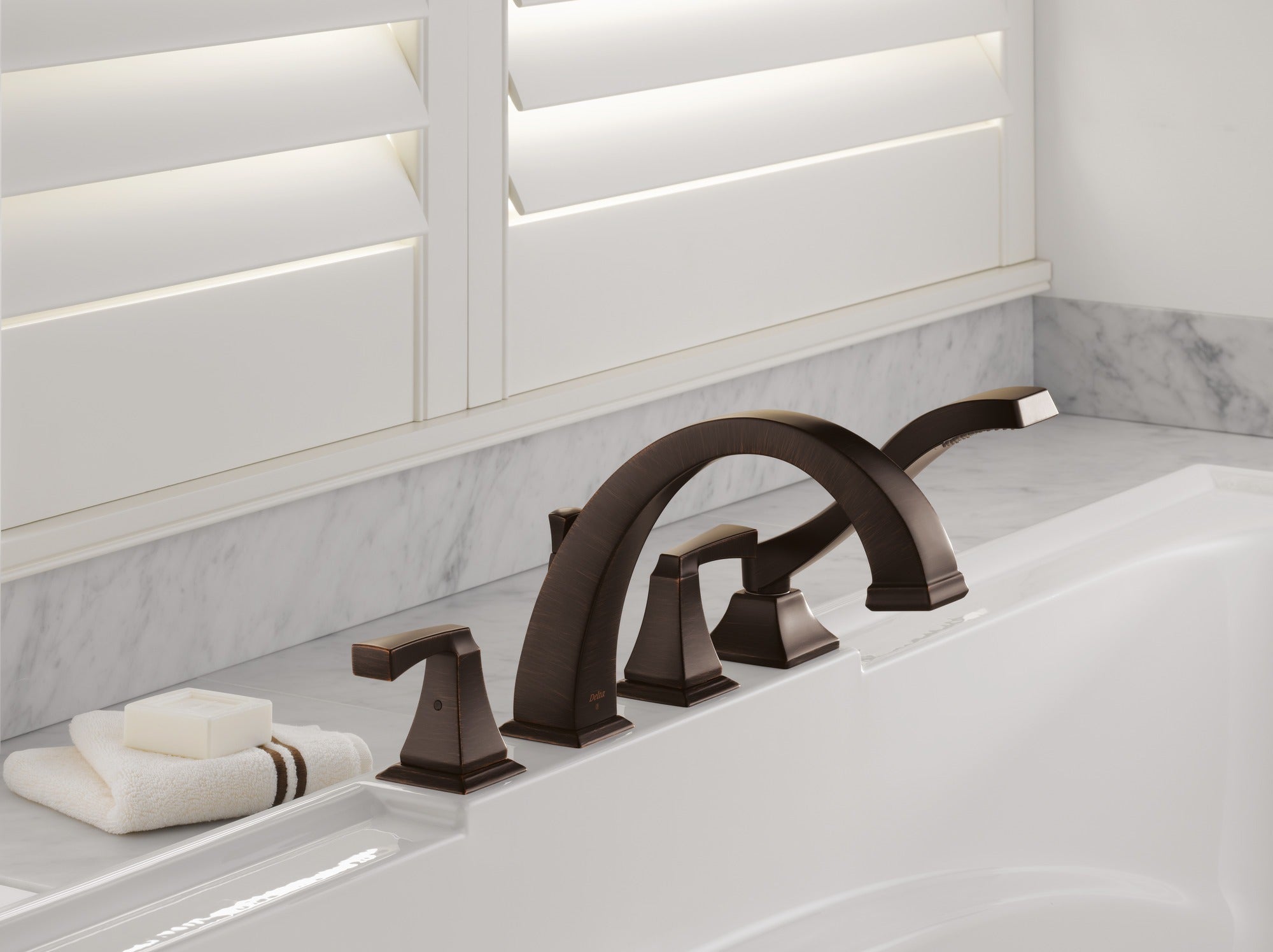 Delta Dryden™ Roman Tub with Hand Shower Trim