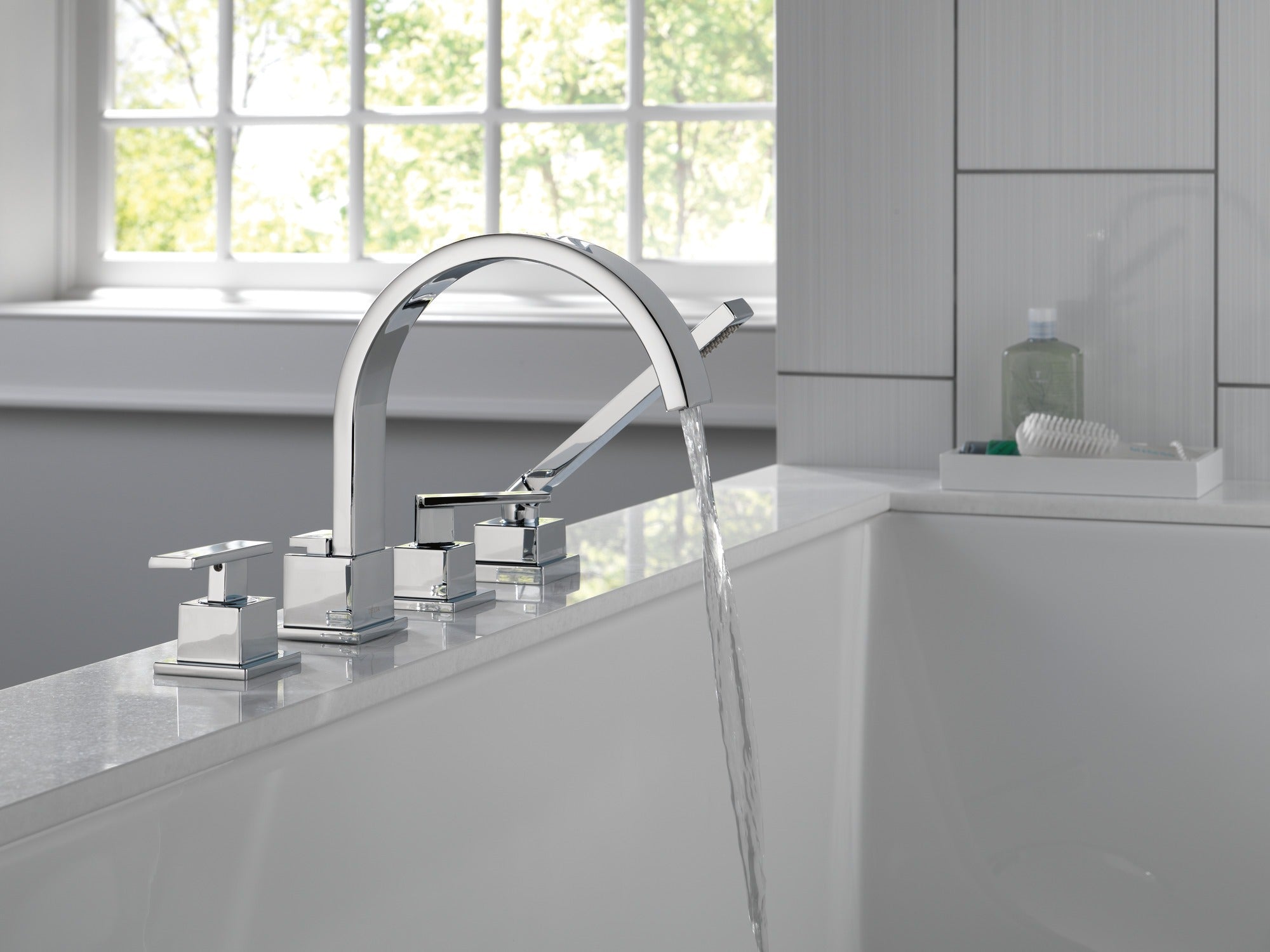 Delta Vero® Roman Tub Trim with Hand Shower