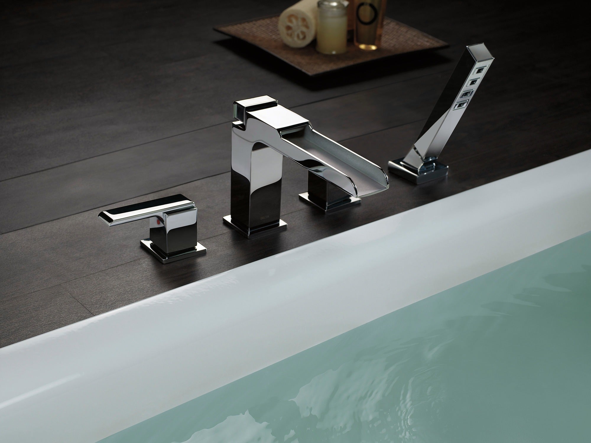 Delta Ara® Channel Roman Tub With Hand Shower Trim