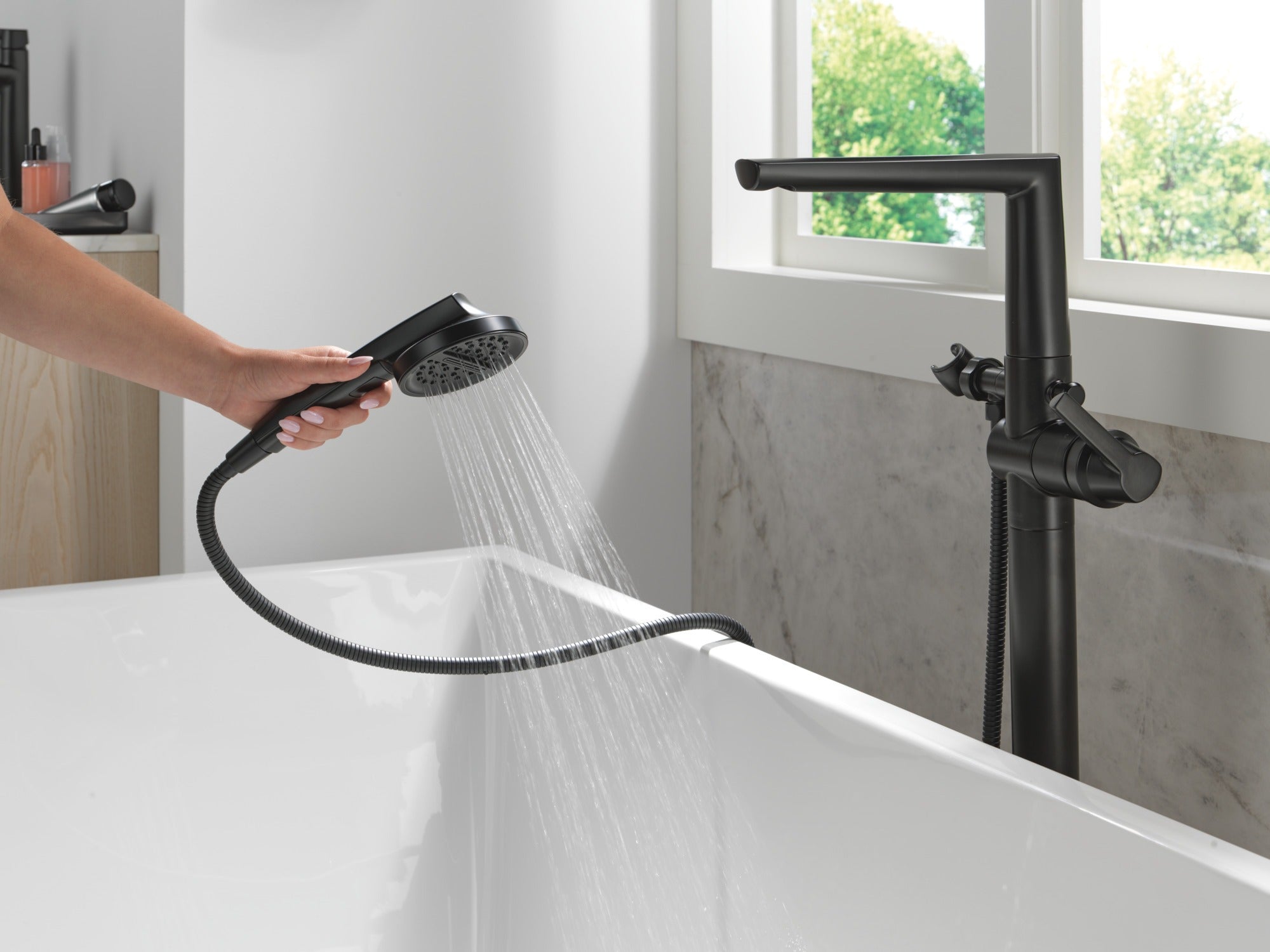 Delta Galeon™ Free Standing Tub Filler
