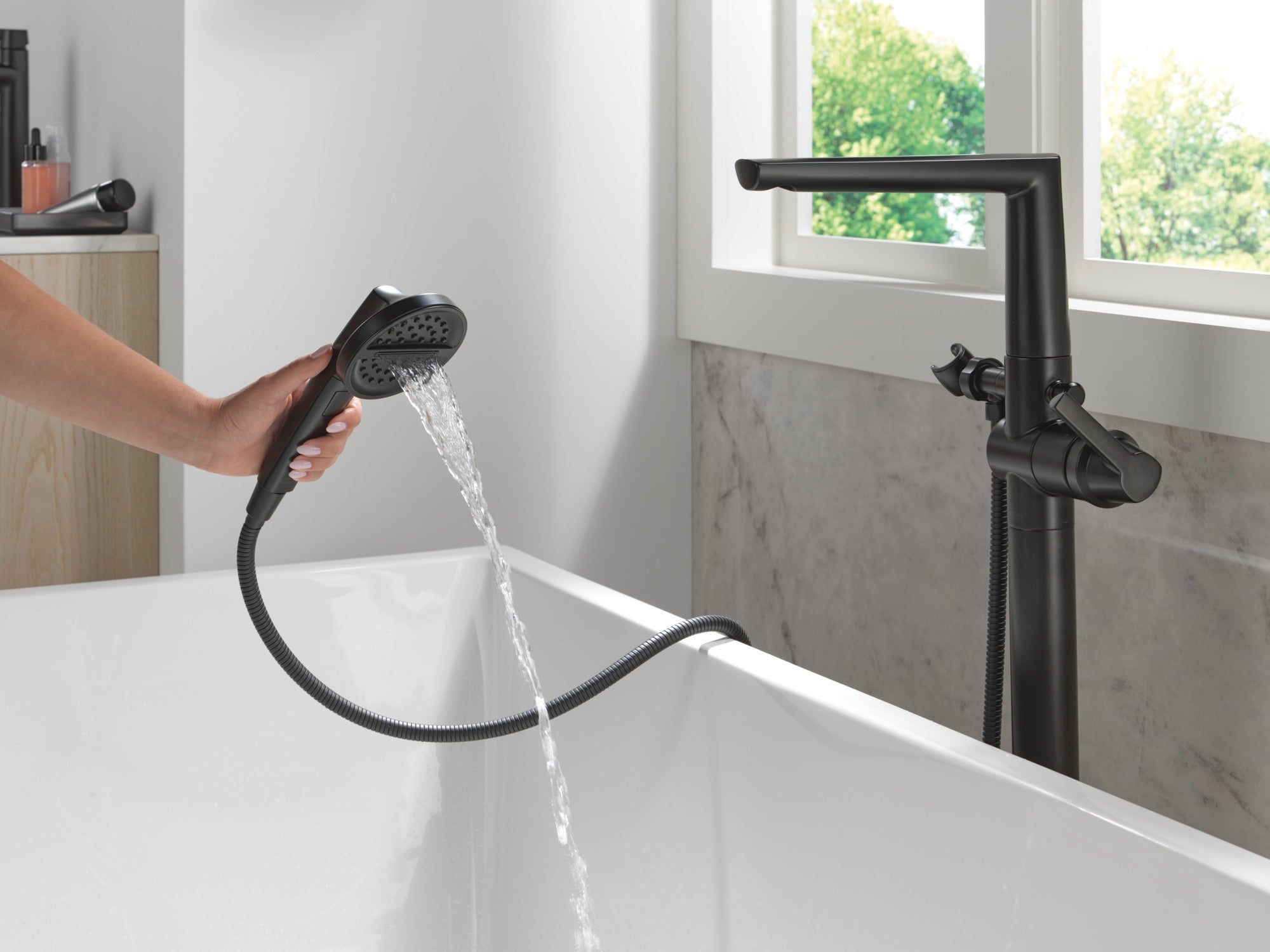 Delta Galeon™ Free Standing Tub Filler