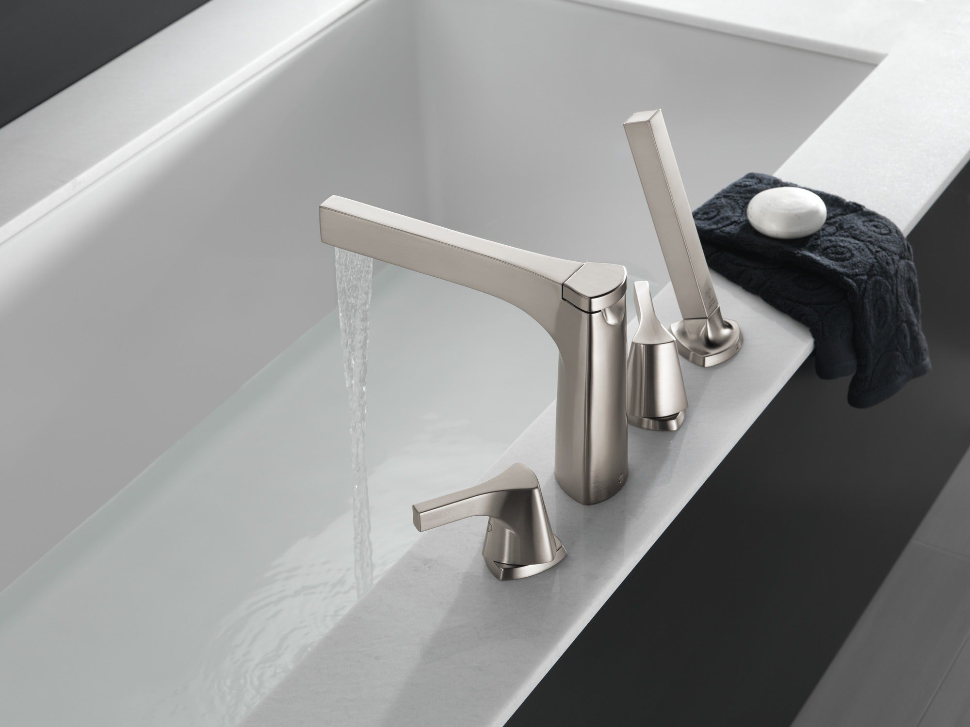 Delta Zura® Roman Tub with Hand Shower Trim