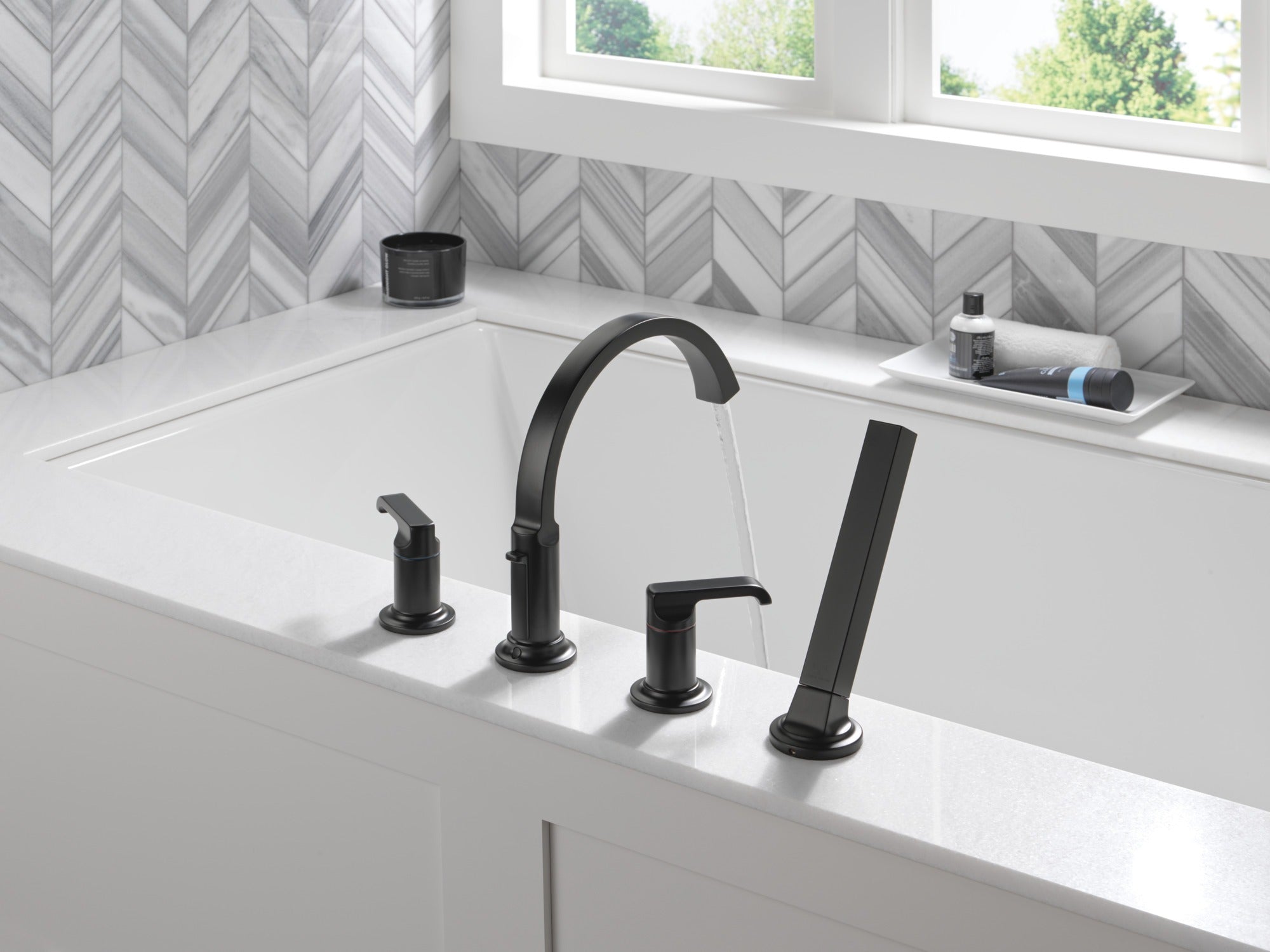 Delta Tetra™ Roman Tub Handles - Lever