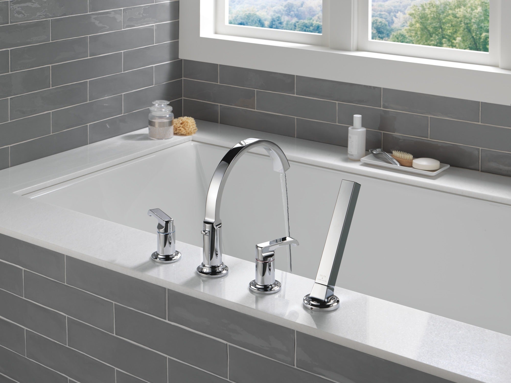 Delta Tetra™ Roman Tub Handles - Lever