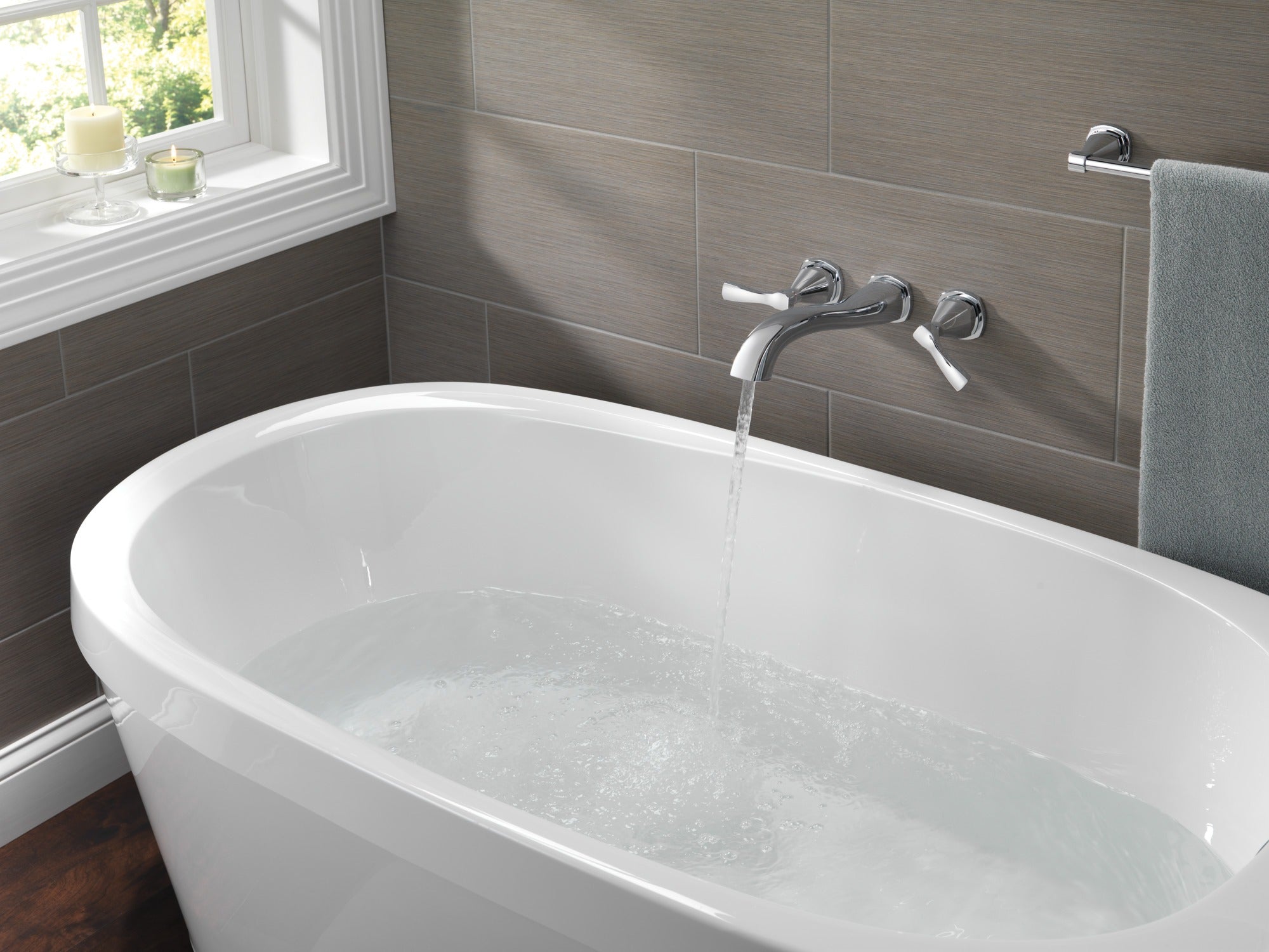 Delta Stryke® 24" Towel Bar
