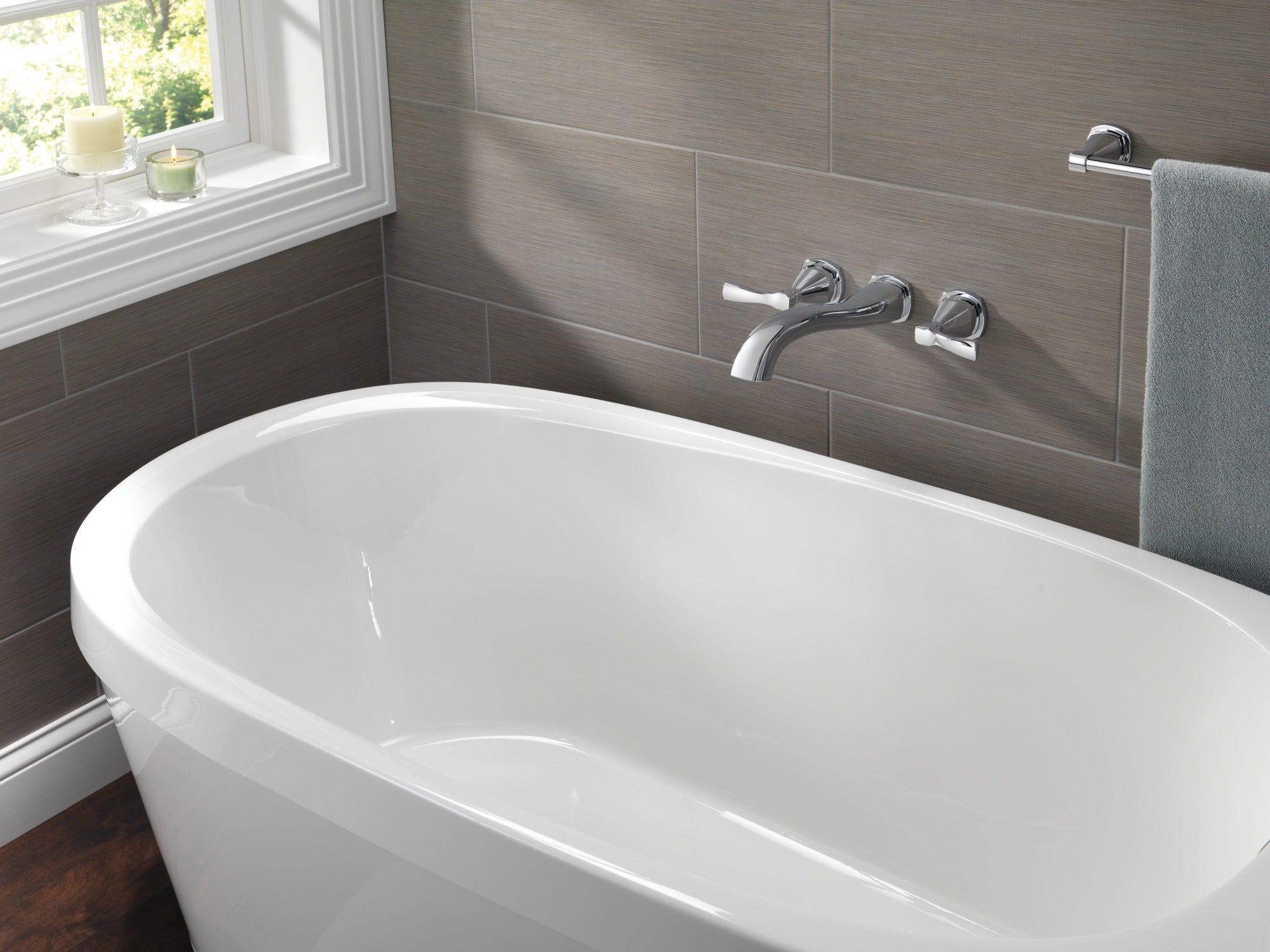 Delta Stryke® 24" Towel Bar