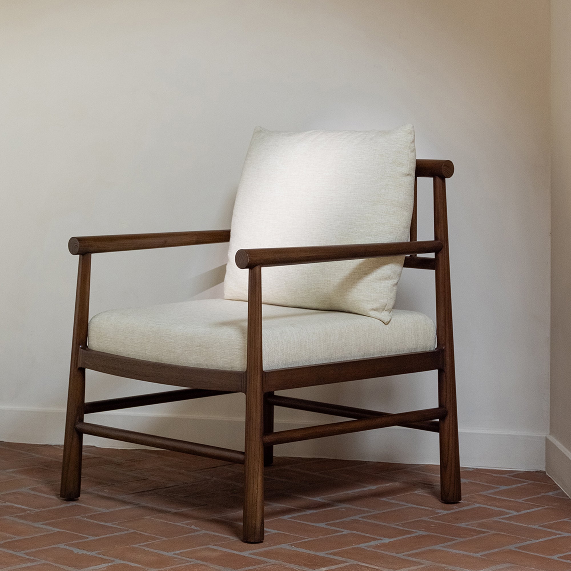 Moes Mayne Accent Chair Cream TA-1014-05