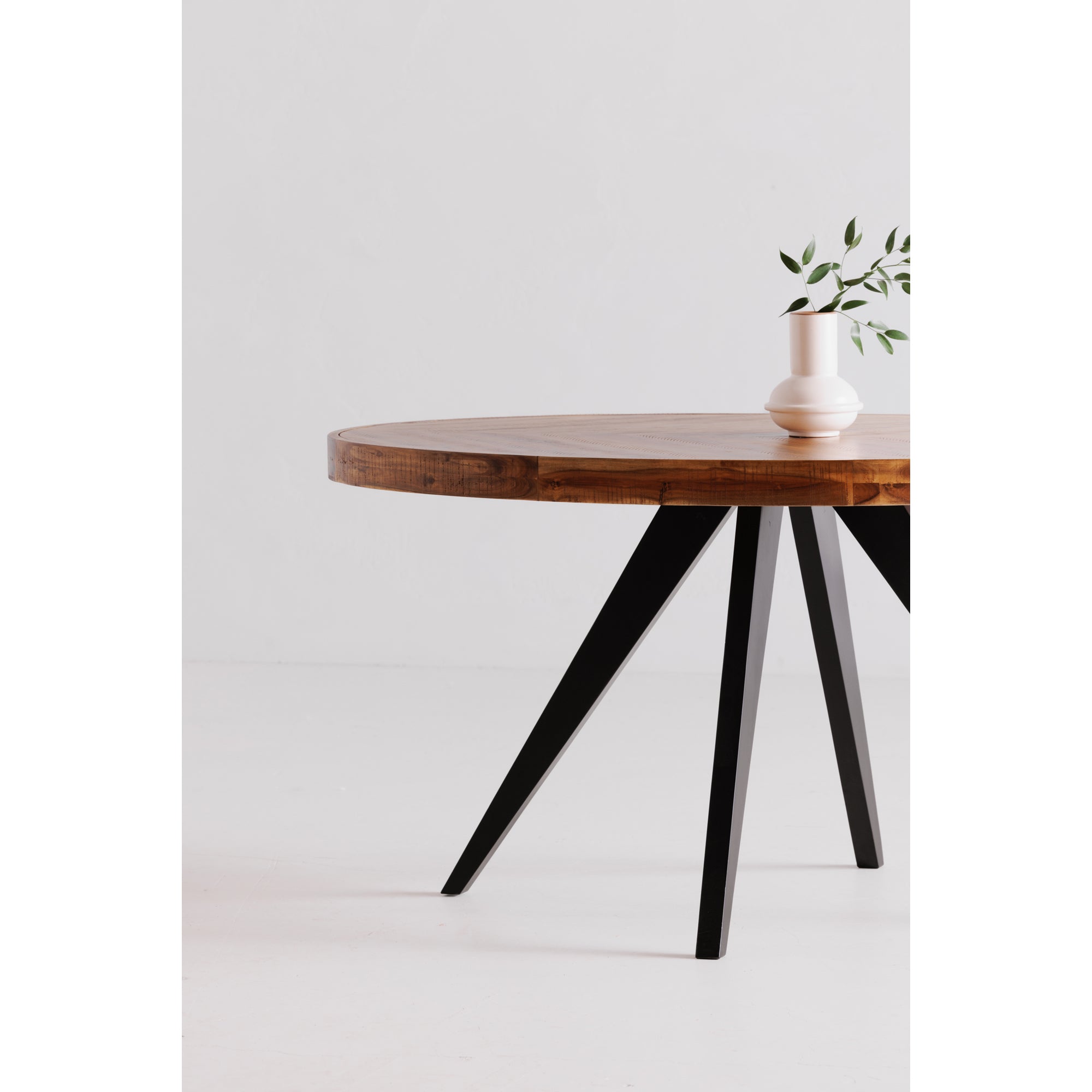 Moes Parq Oval Dining Table Amber TL-1019-14
