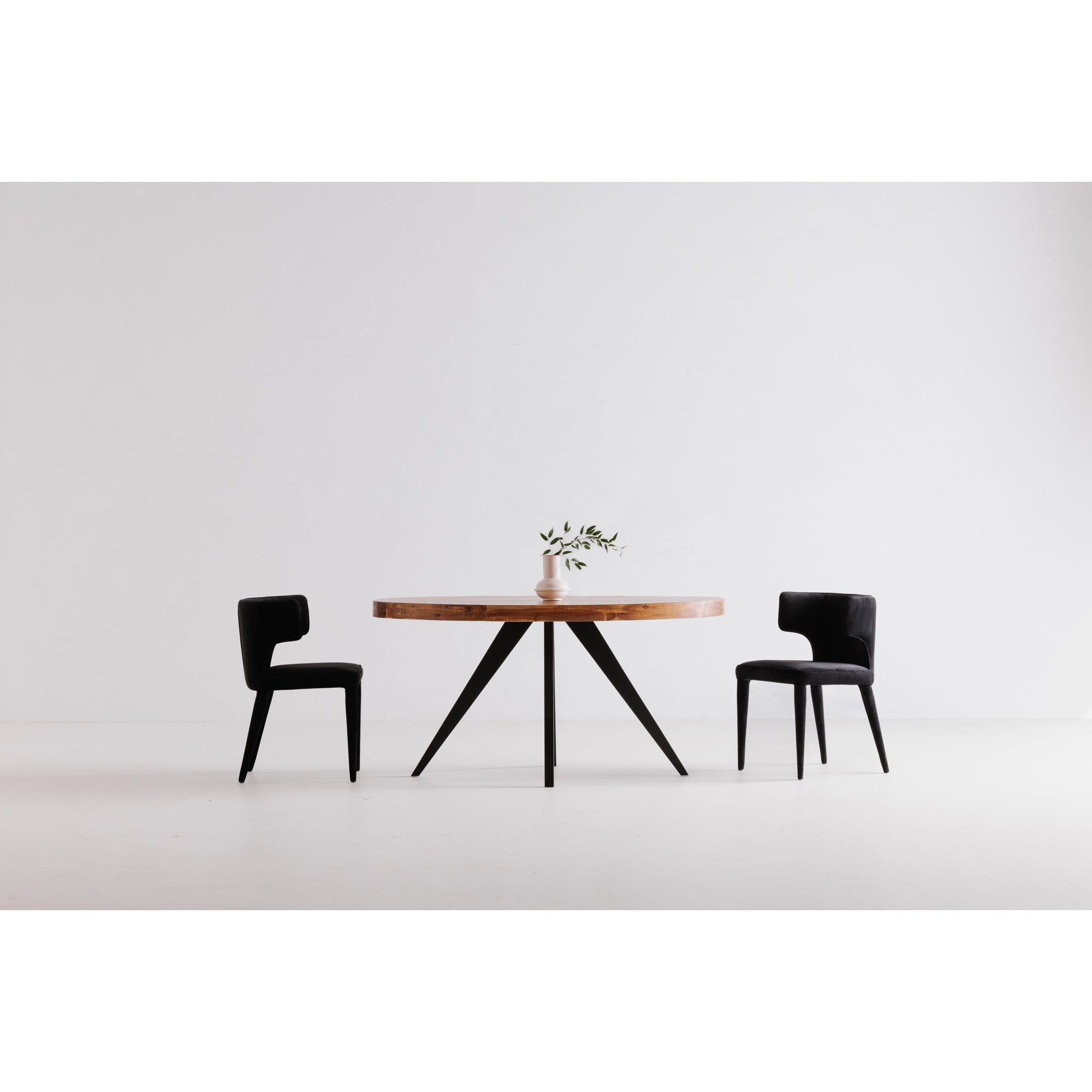 Moes Parq Oval Dining Table Amber TL-1019-14