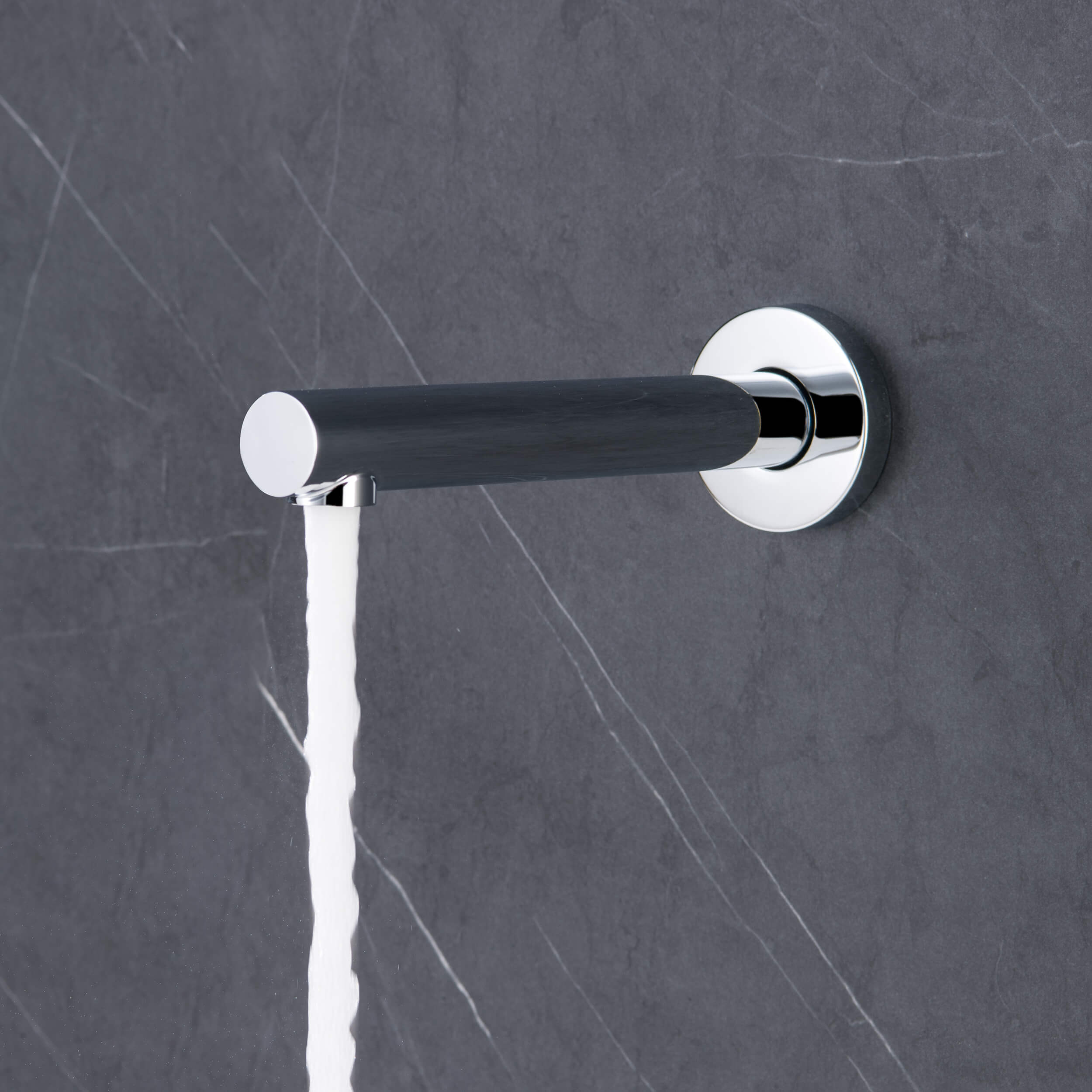Halo Metal Tub Spout