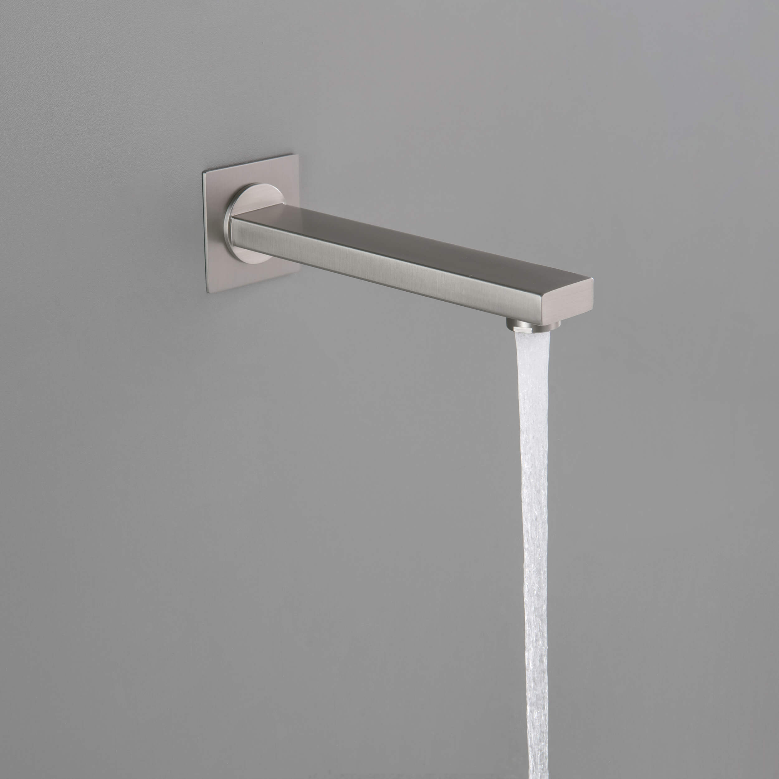 Quadra Metal Tub Spout