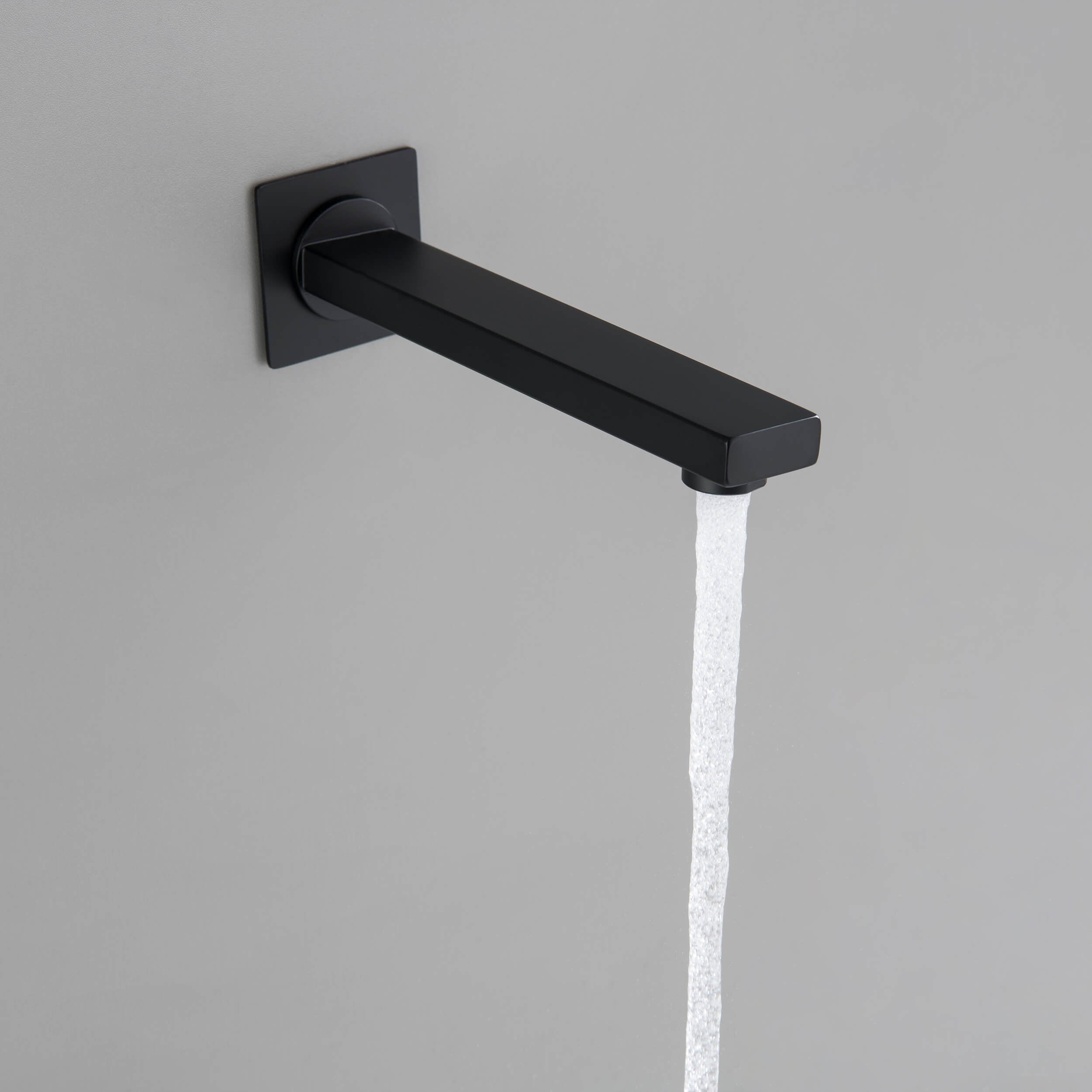 Quadra Metal Tub Spout