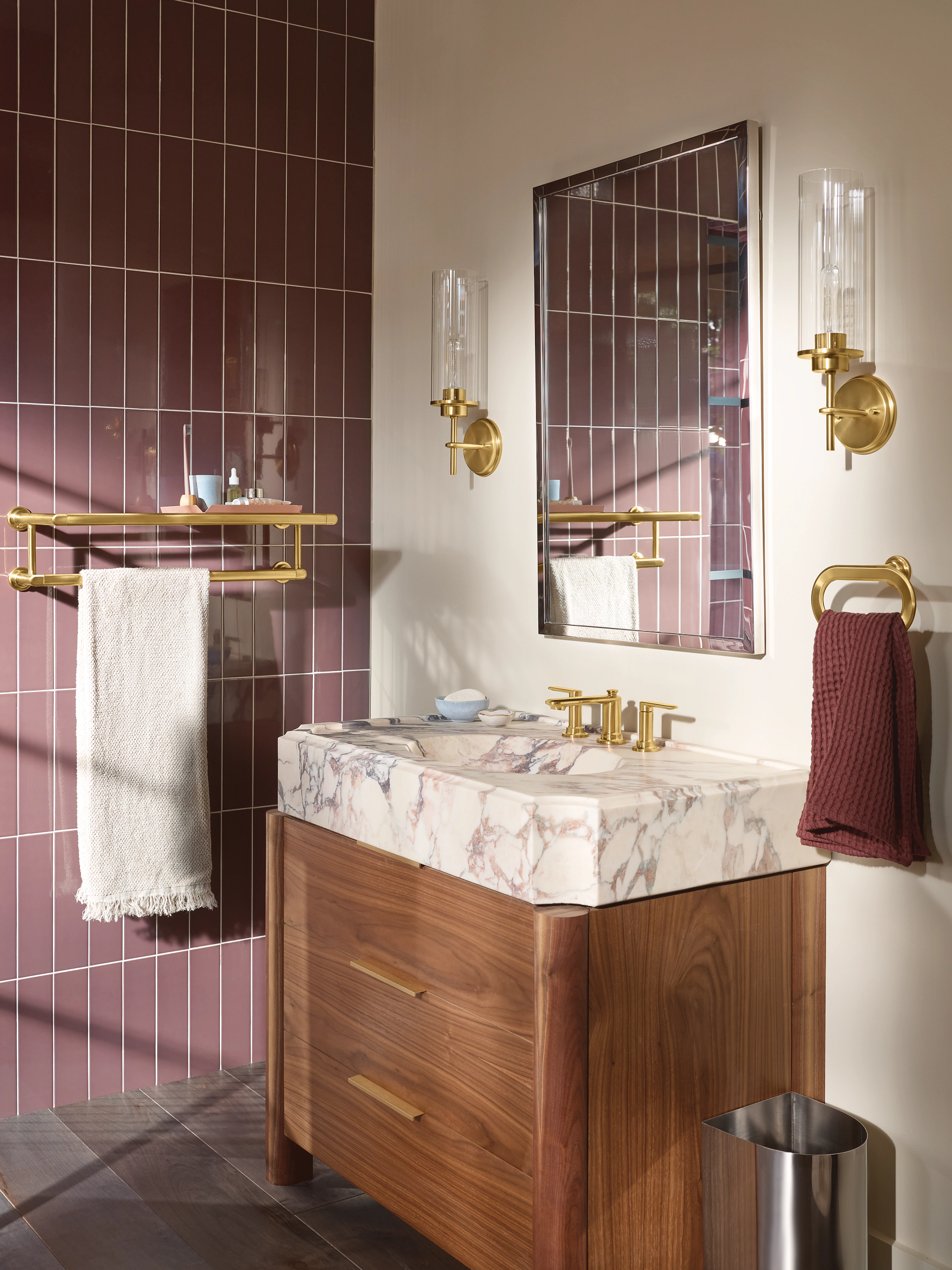 Moen YB1794 Greenfield Chrome towel shelf