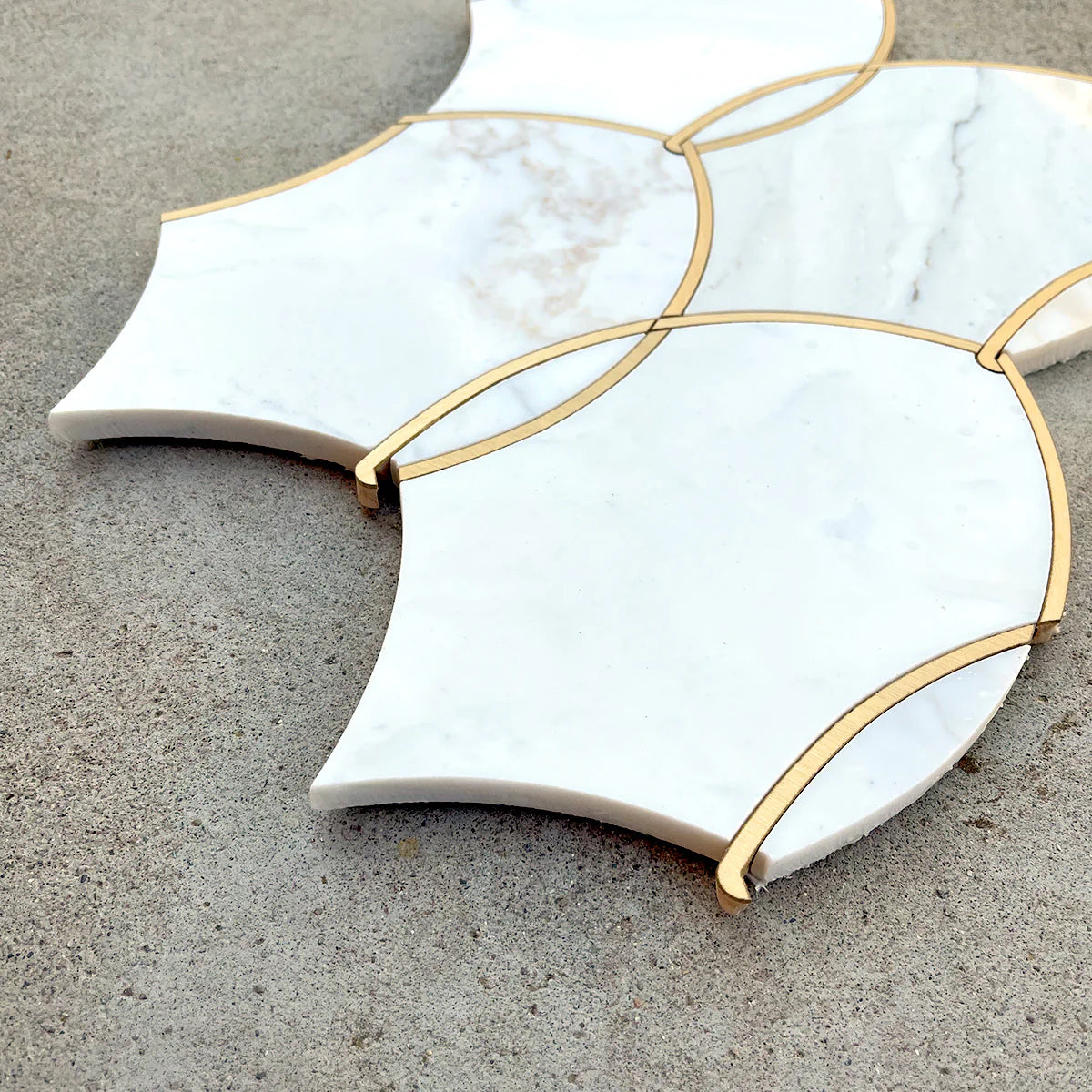 GENTLE NET - CALACUTTA GOLD & BRASS MOSAIC
