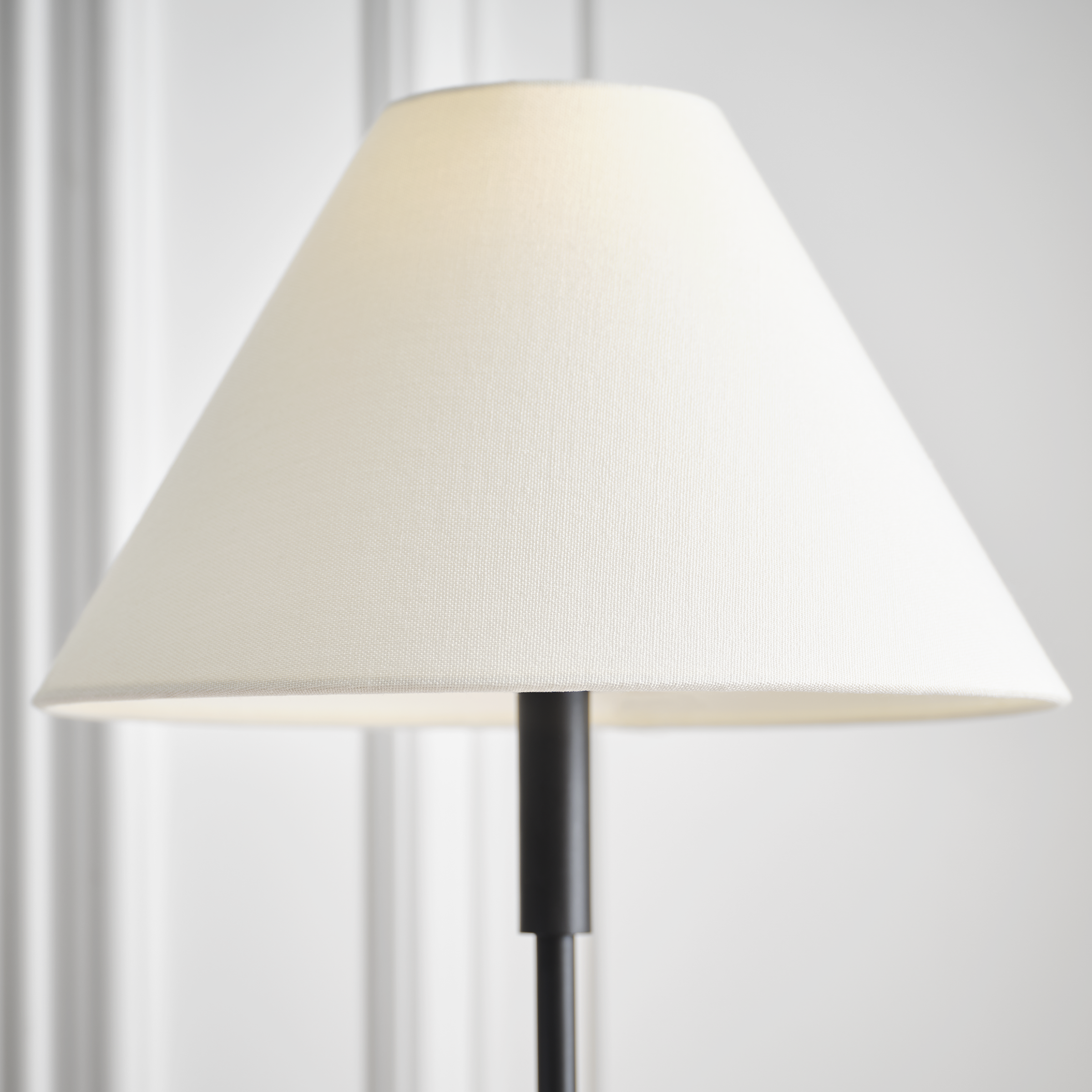 Porteau Medium Table Lamp