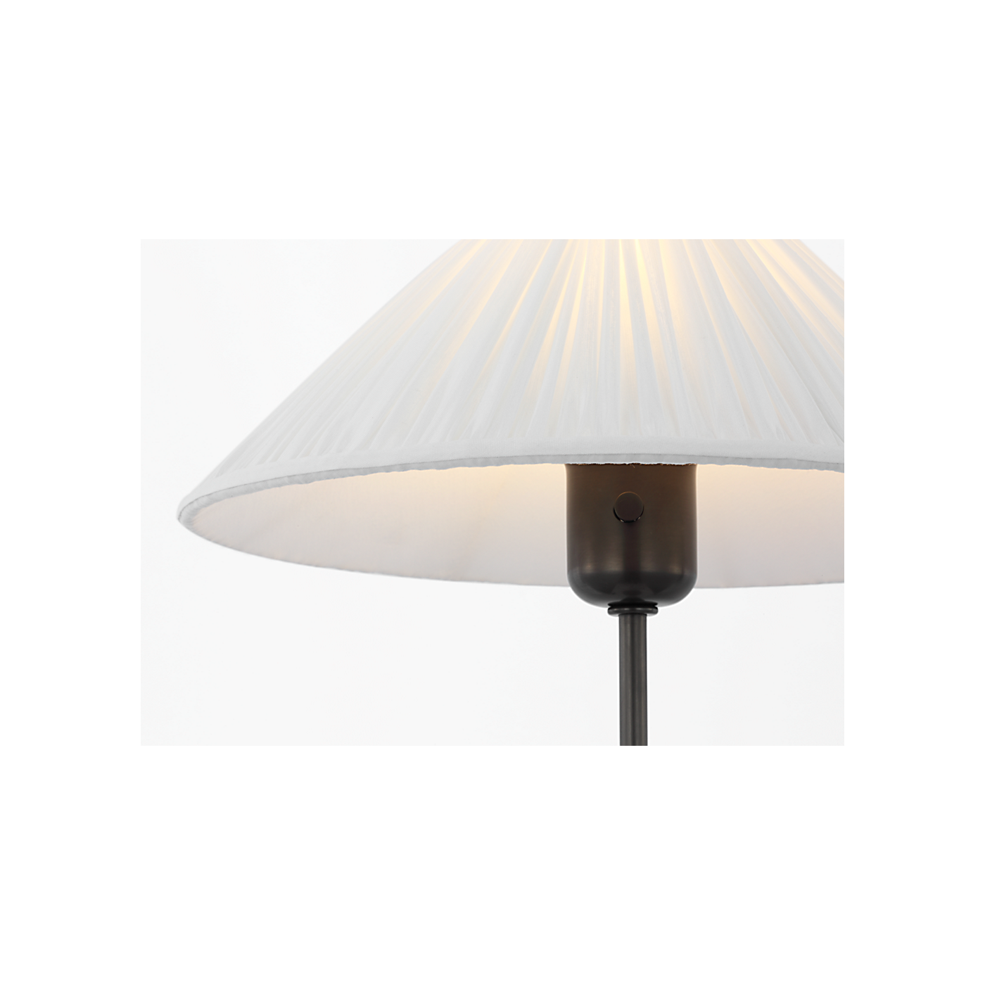 Visual Comfort Soren 23" Table Lamp