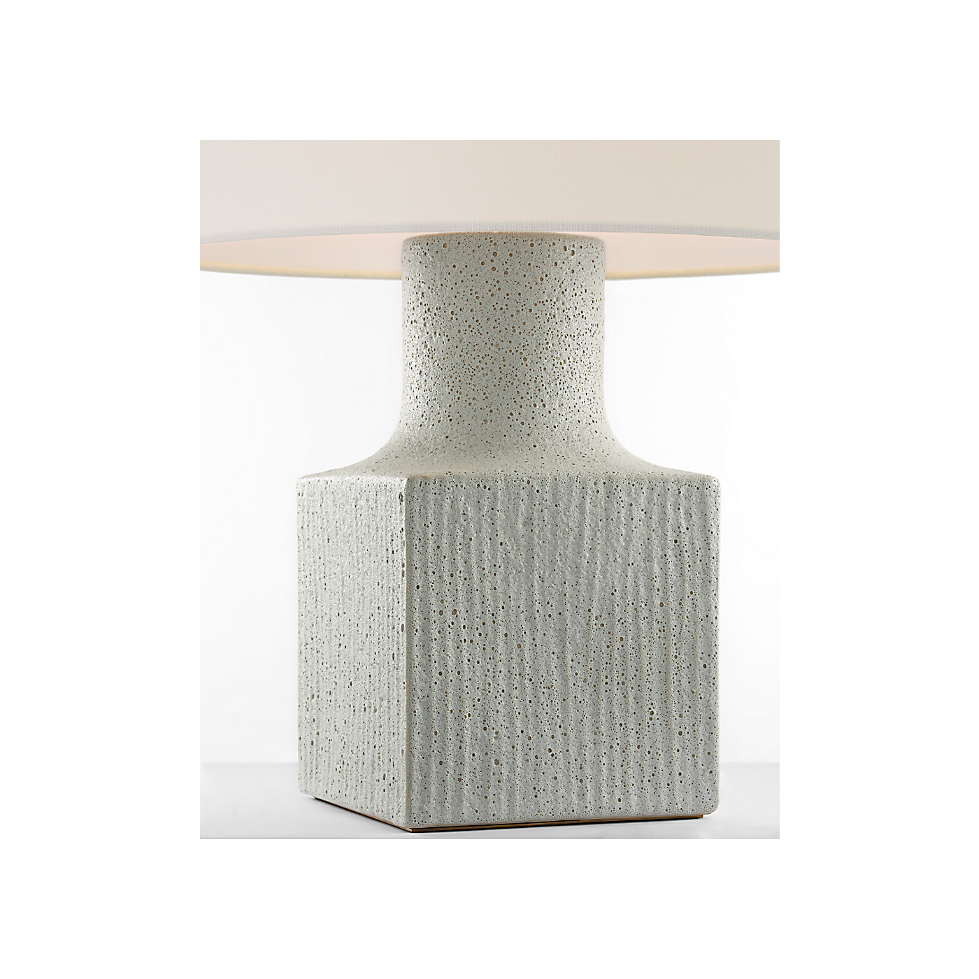 Visual Comfort Aviva 24" Table Lamp