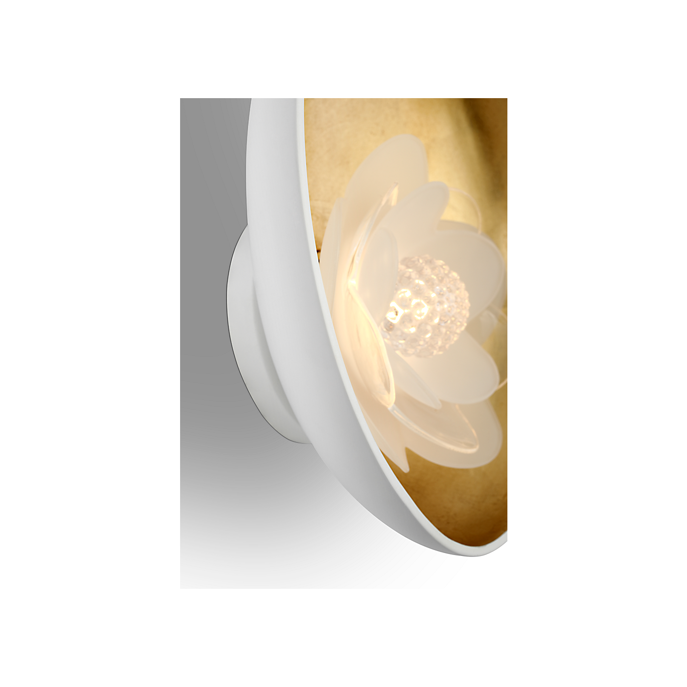 Visual Comfort Petaluma 7" Reflector Sconce