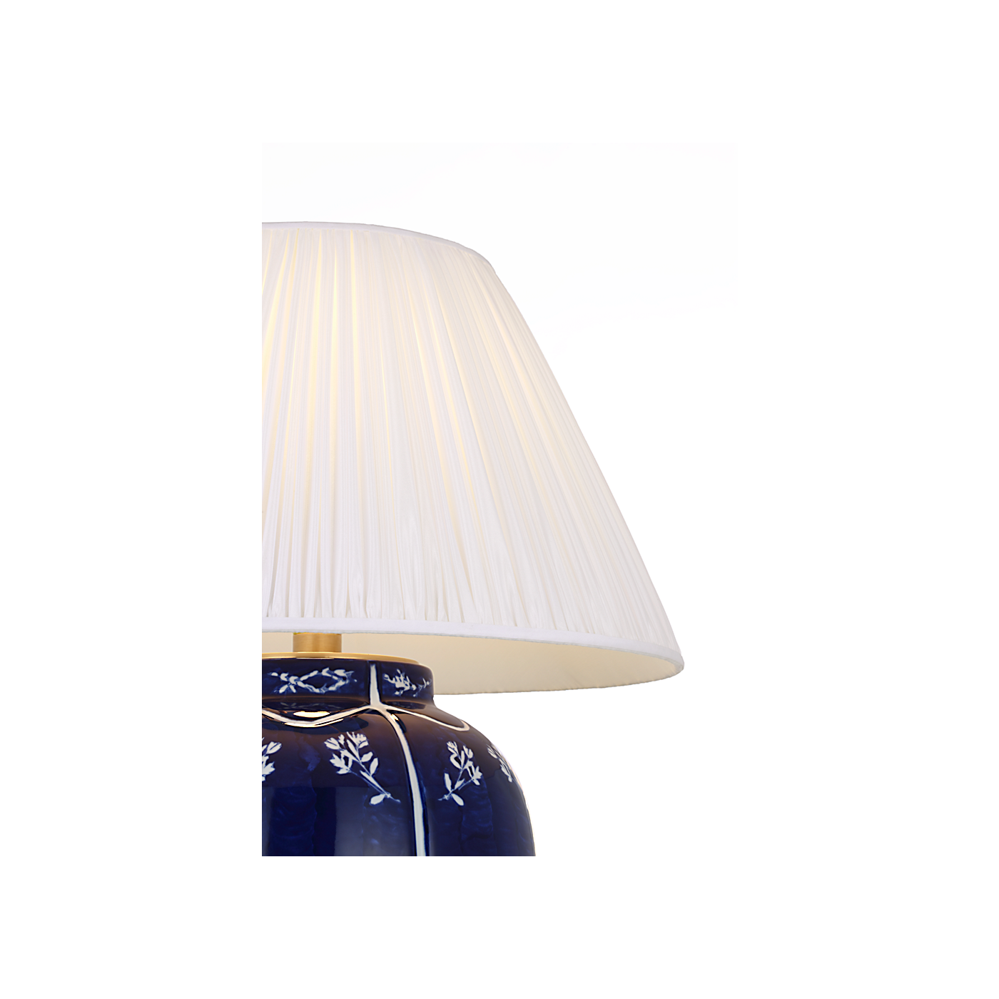 Visual Comfort Halpern 25" Table Lamp