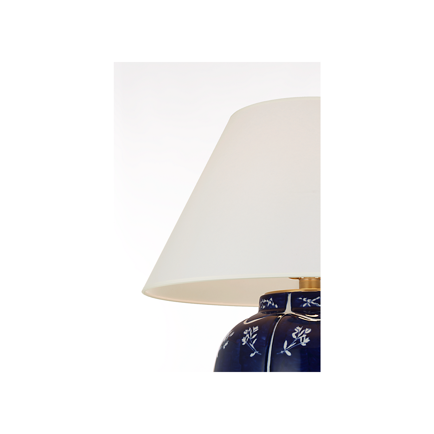 Visual Comfort Halpern 25" Table Lamp