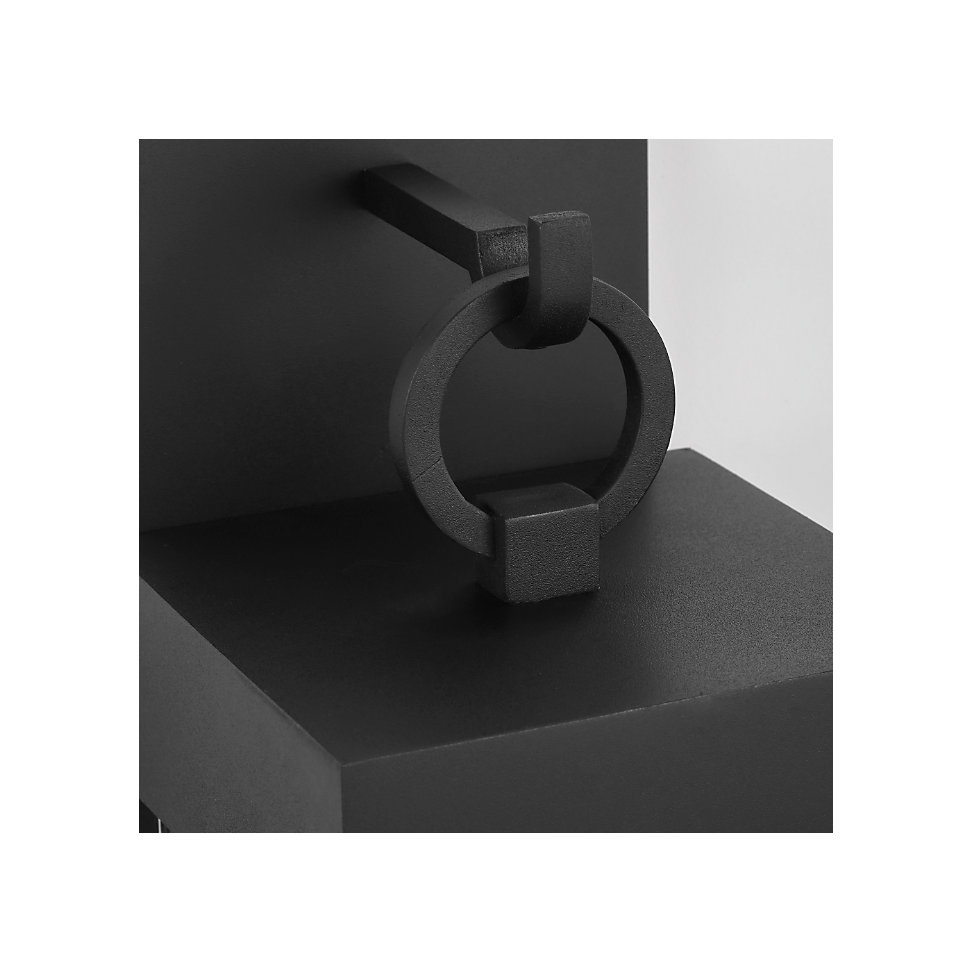 Visual Comfort Sesha 16 Wall Lantern