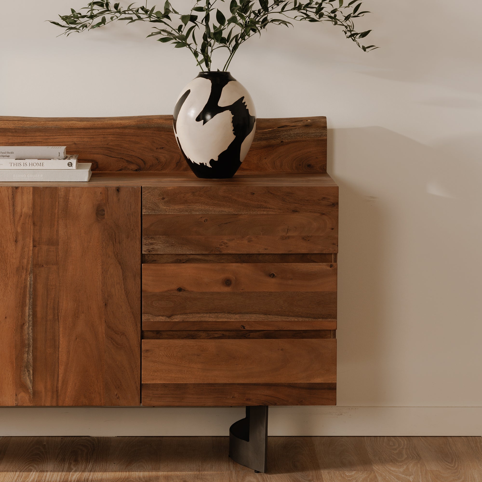 Moes Bent Sideboard 
Brown VE-1040-03