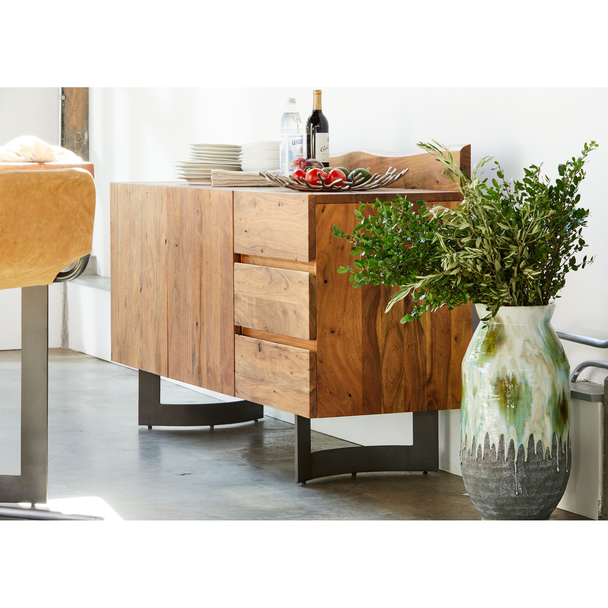 Moes Bent Sideboard 
Brown VE-1040-03
