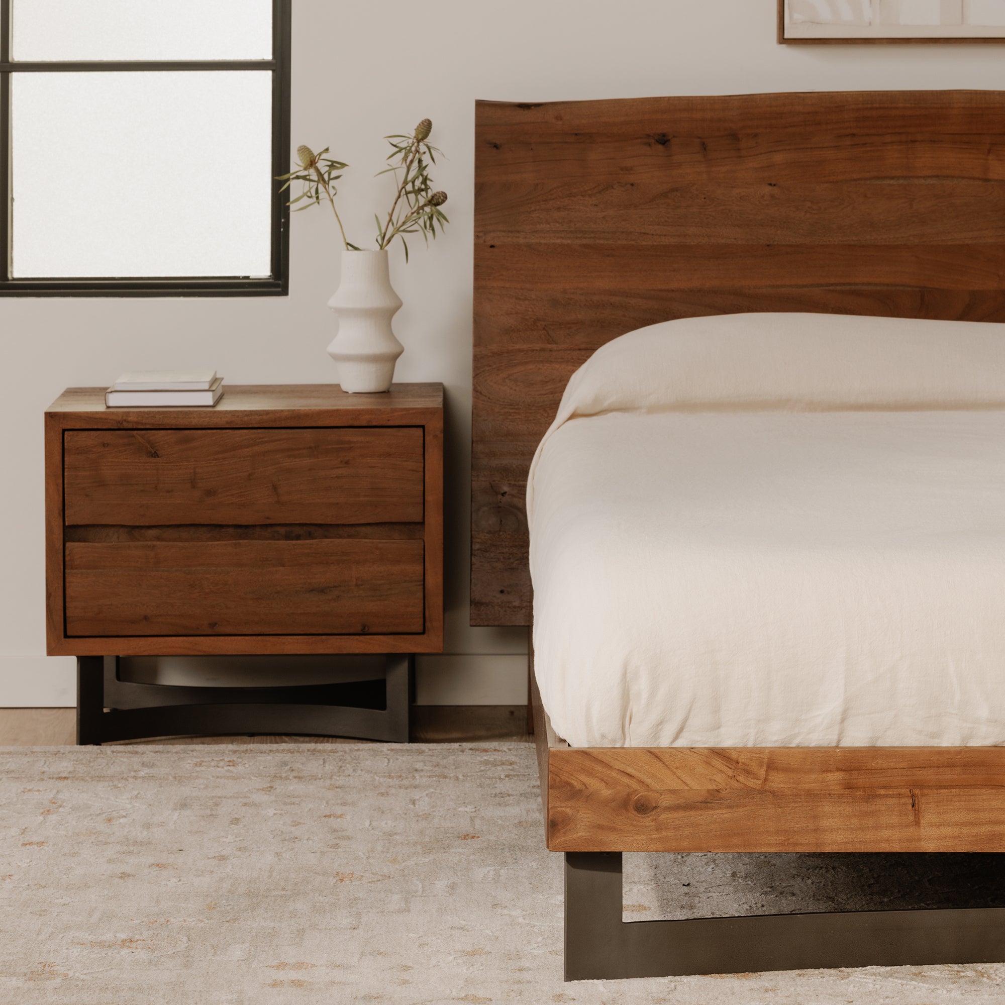 Moes Bent Nightstand Brown VE-1096-03-0