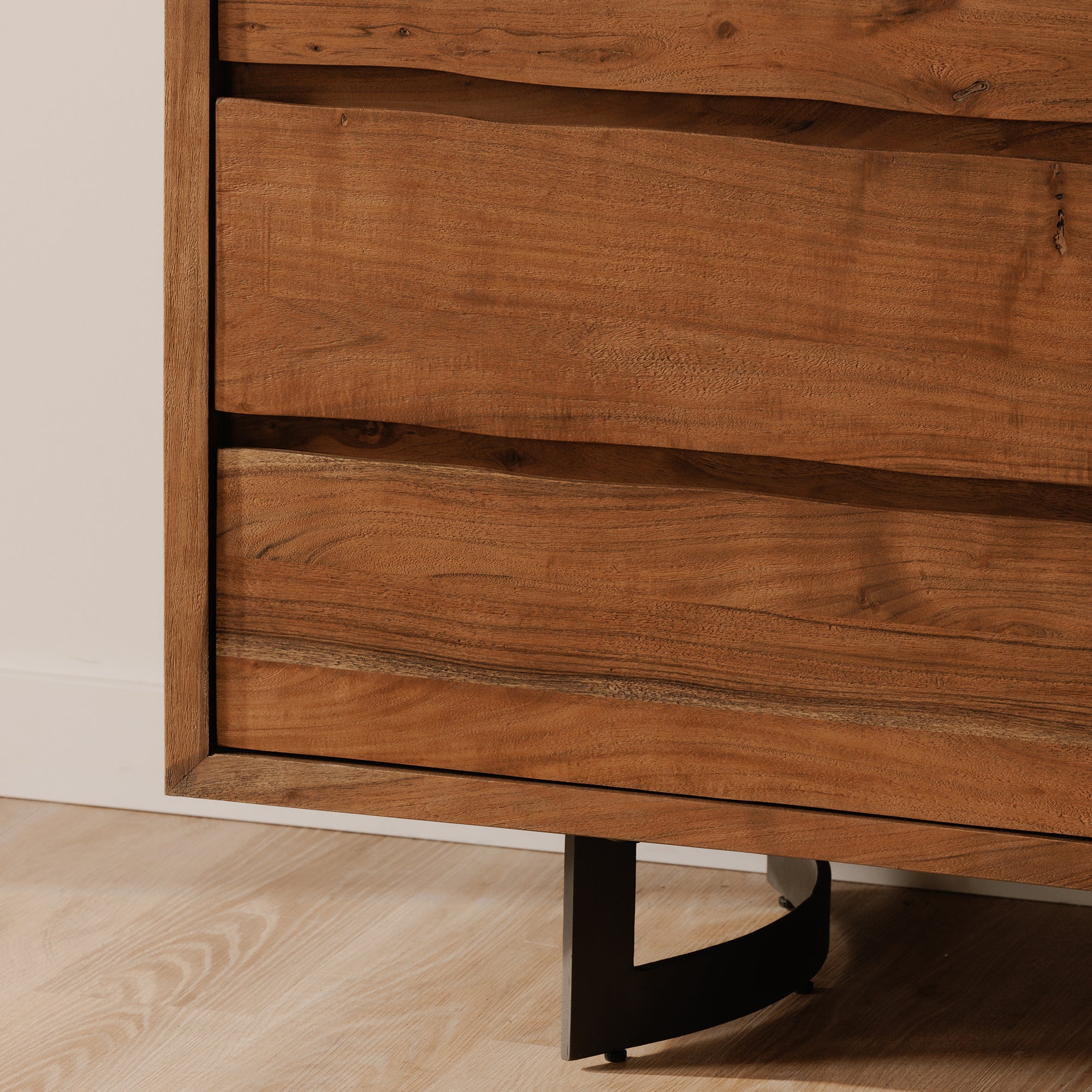 Moes Bent Dresser Brown VE-1097-03-0