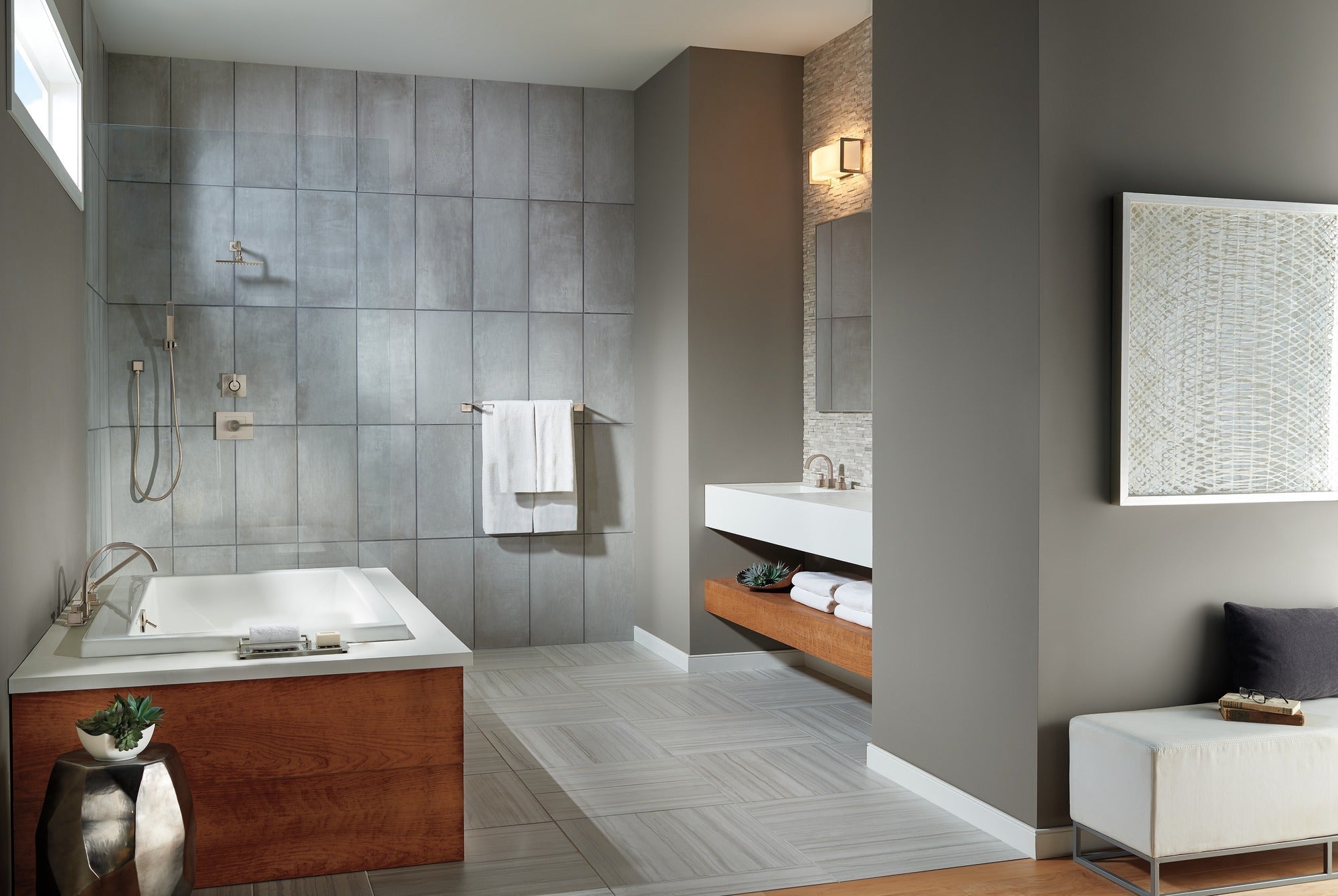 Delta Vero® Roman Tub Trim with Hand Shower
